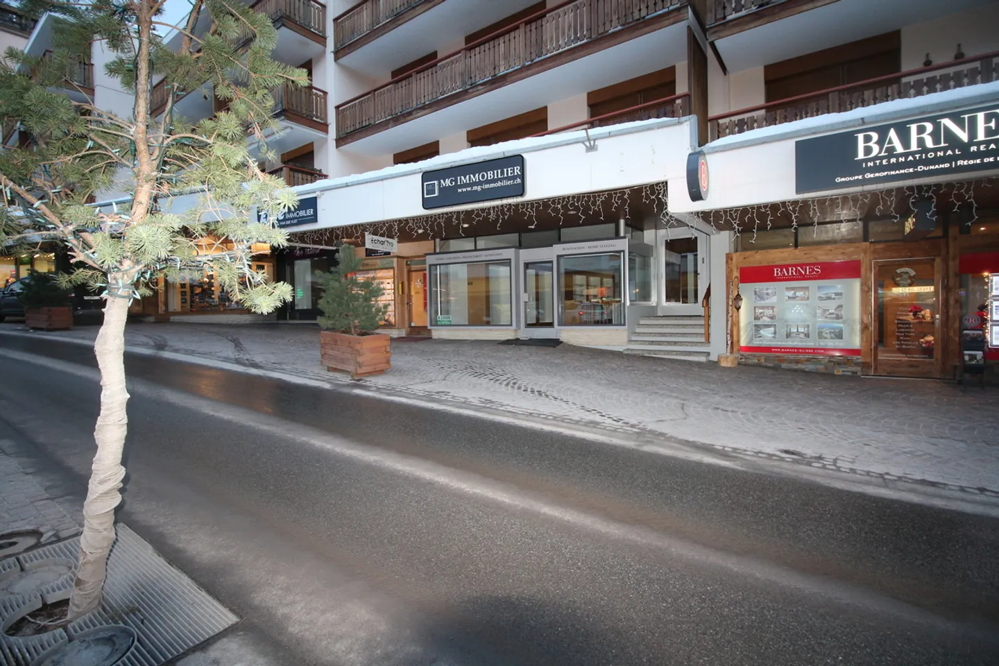 Gewerbefläche mit Straßenblick - Foto 17 von 20