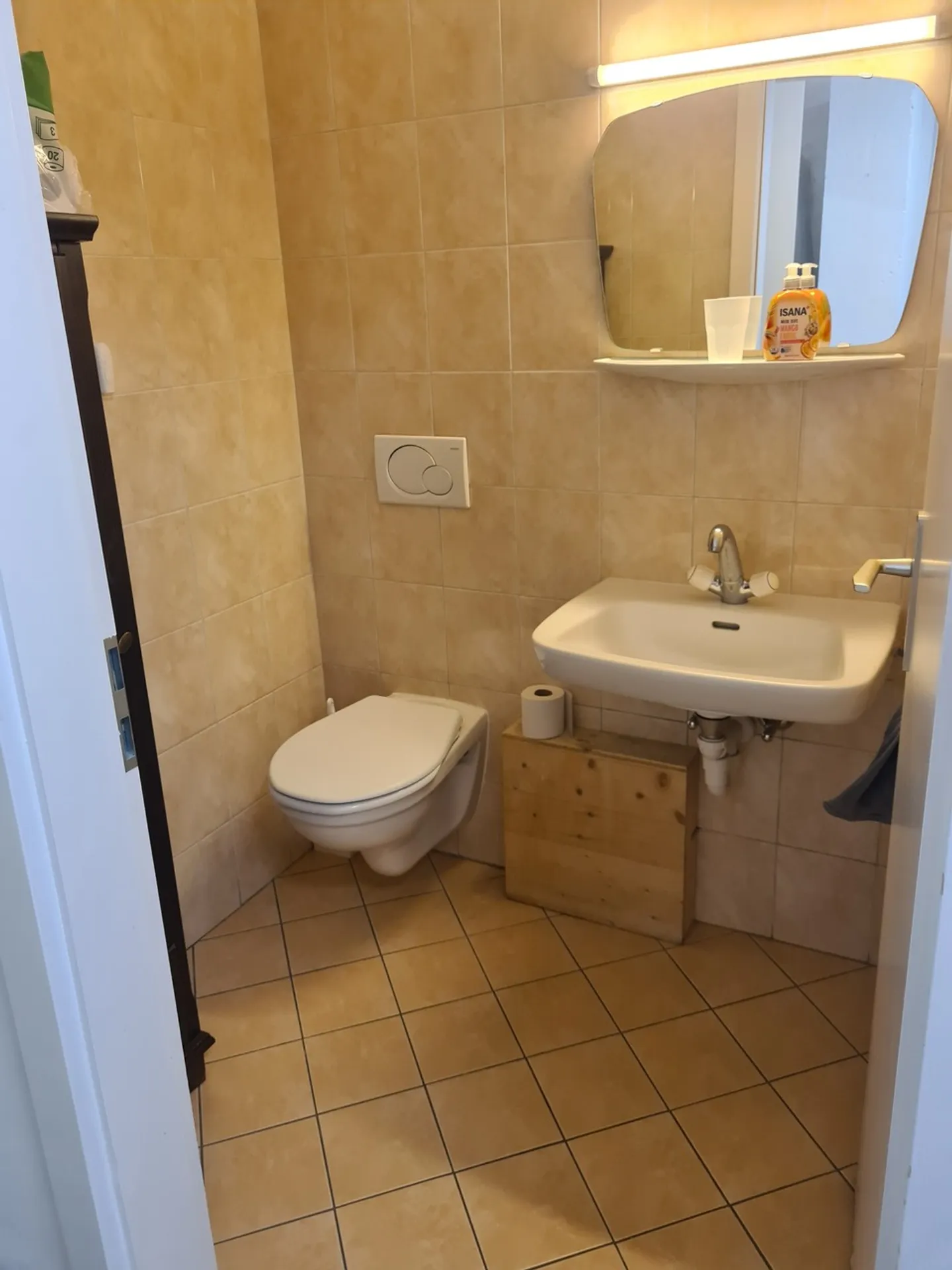 Gewerbefläche mit Straßenblick - Foto 18 von 20