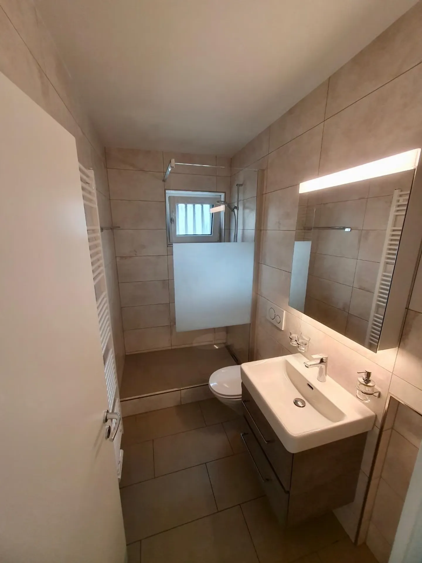 Modern 3-room apartment in Madretsch - Photo 3 of 6