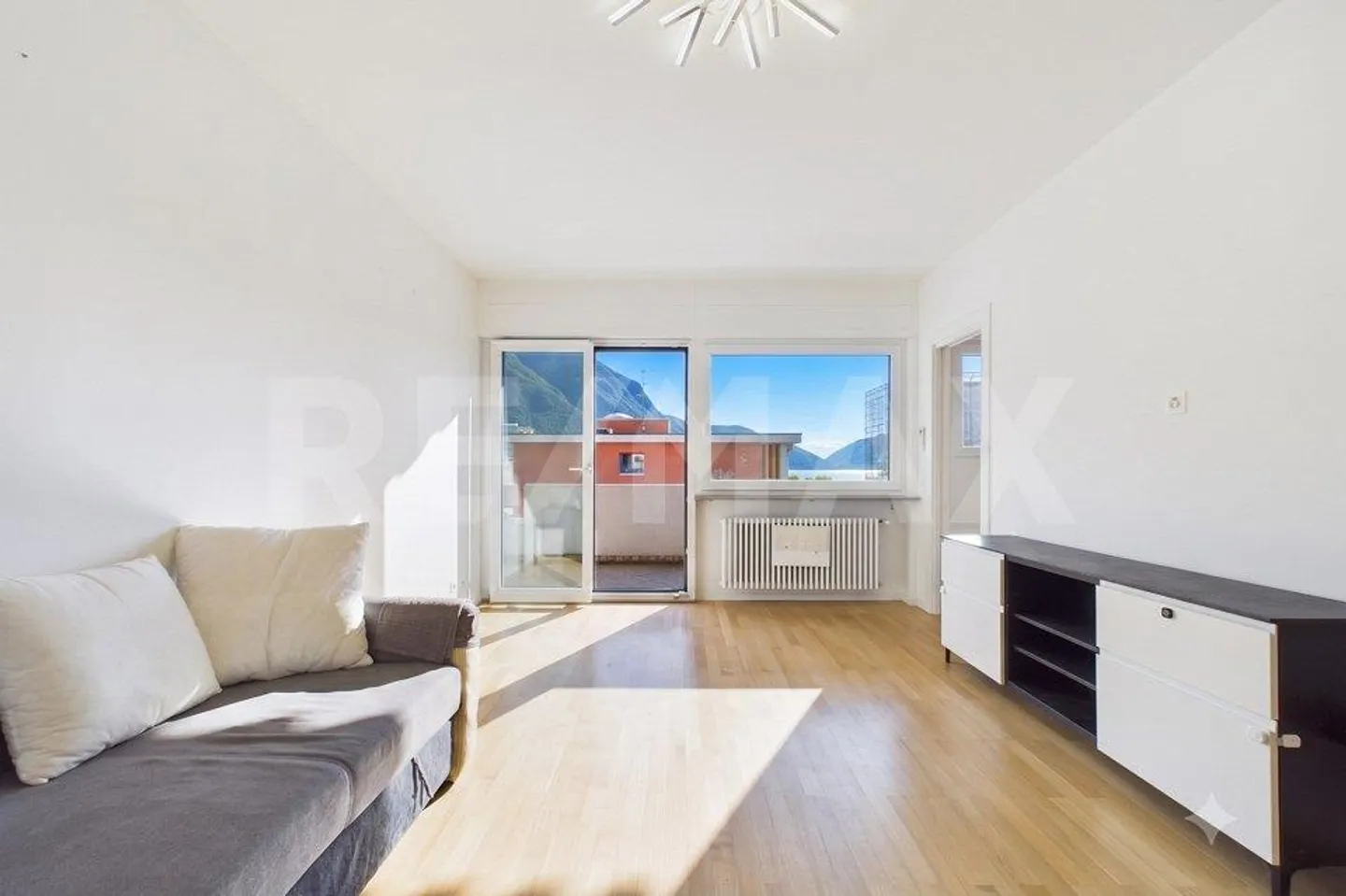 Luxury Penthouse with Stunning Views - Photo 13 of 13