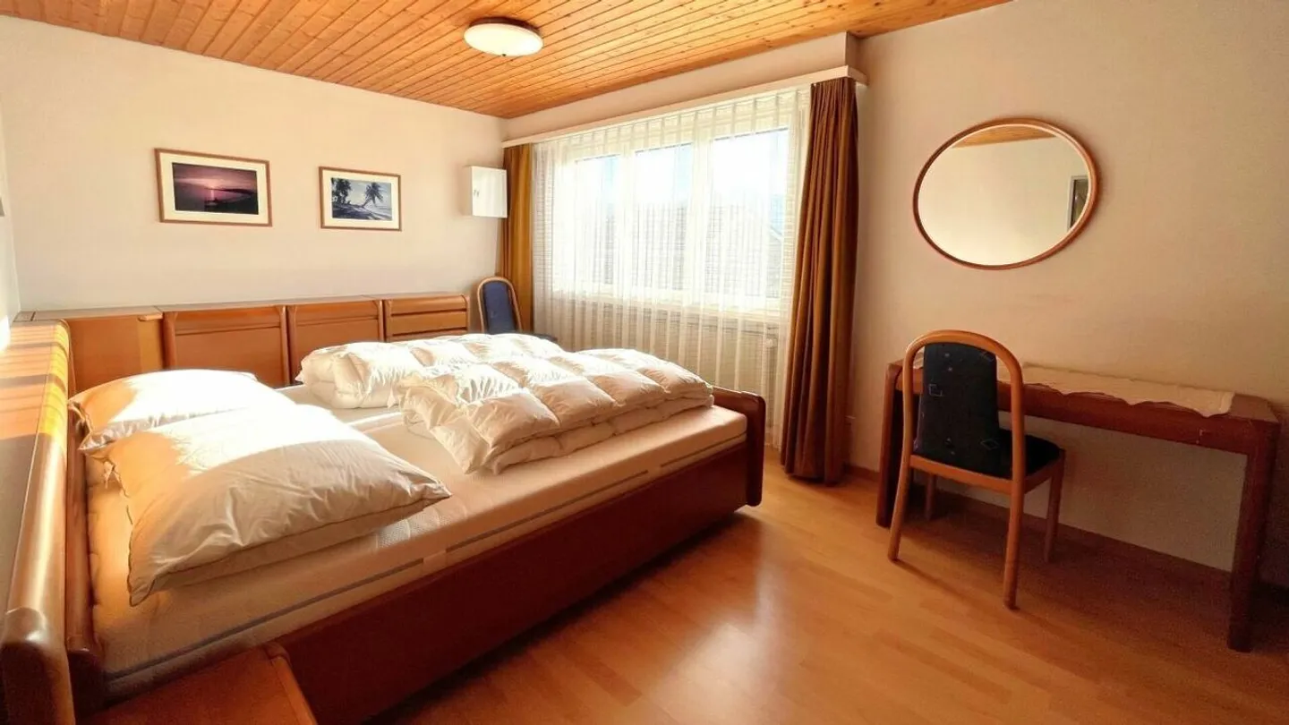 Detached single-family house with beautiful garden - Photo 10 of 12