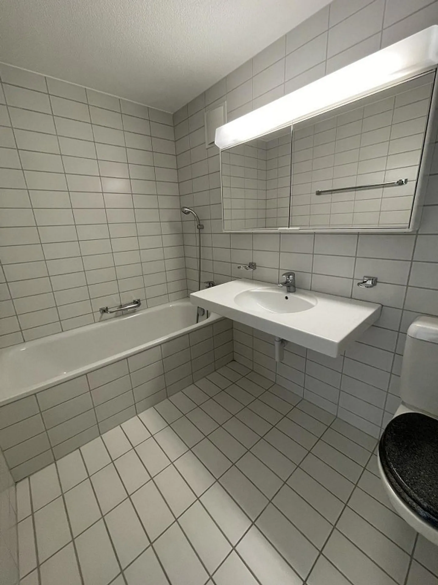 Appartement sous les combles dans un emplacement ensoleillé avec une grande terrasse - Photo 7 sur 9