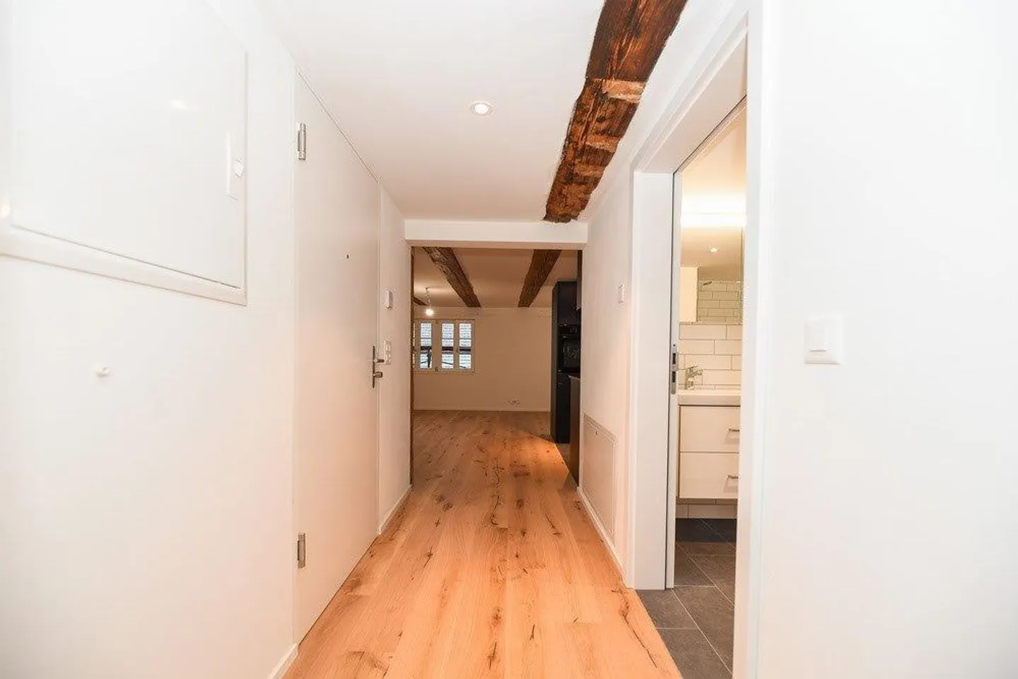 Appartement 2.5 pièces - Photo 3 sur 8