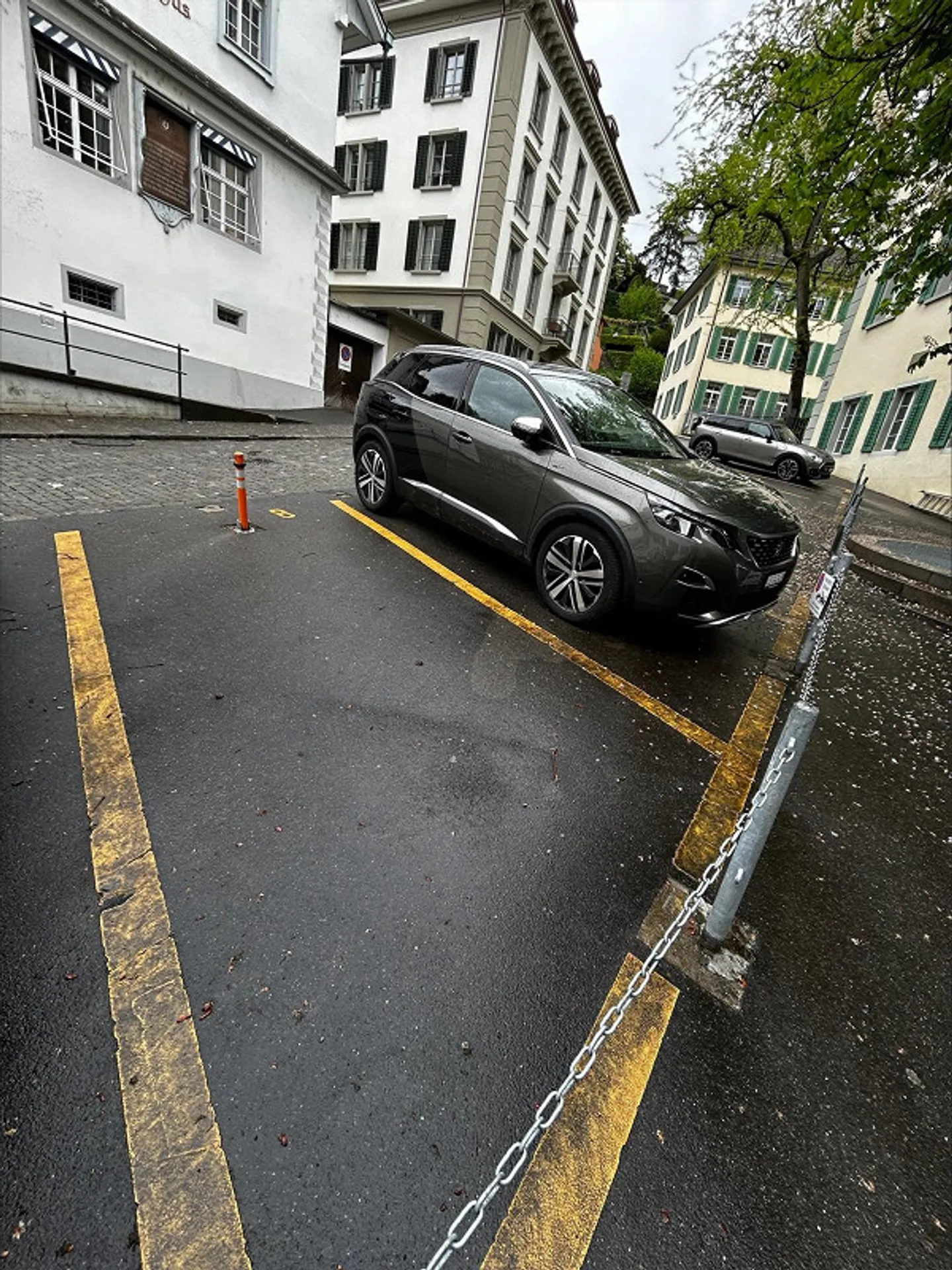 Aussenparkplatz - Foto 2 von 3