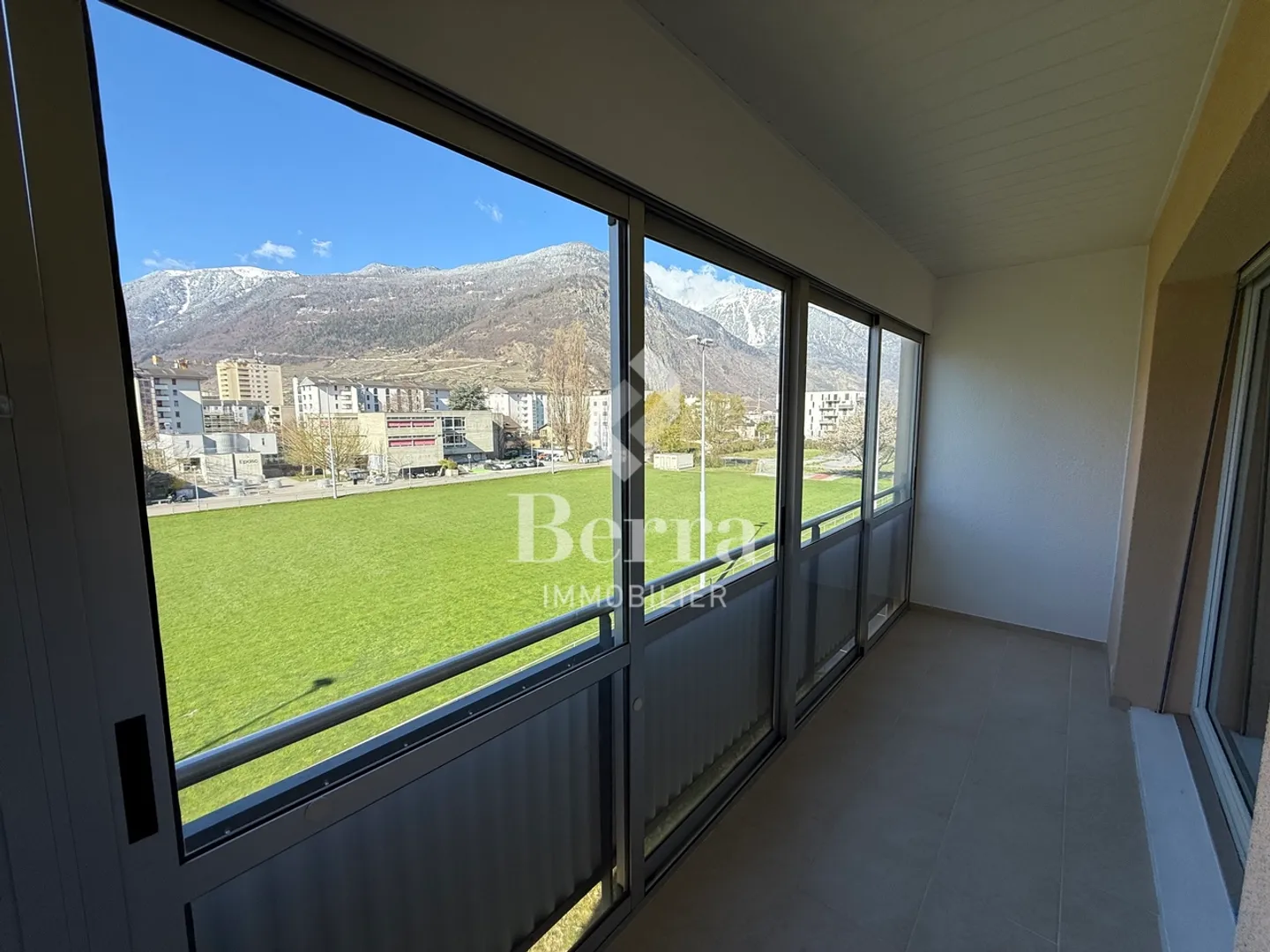 Charmantes Apartment mit Terrasse - Foto 9 von 13