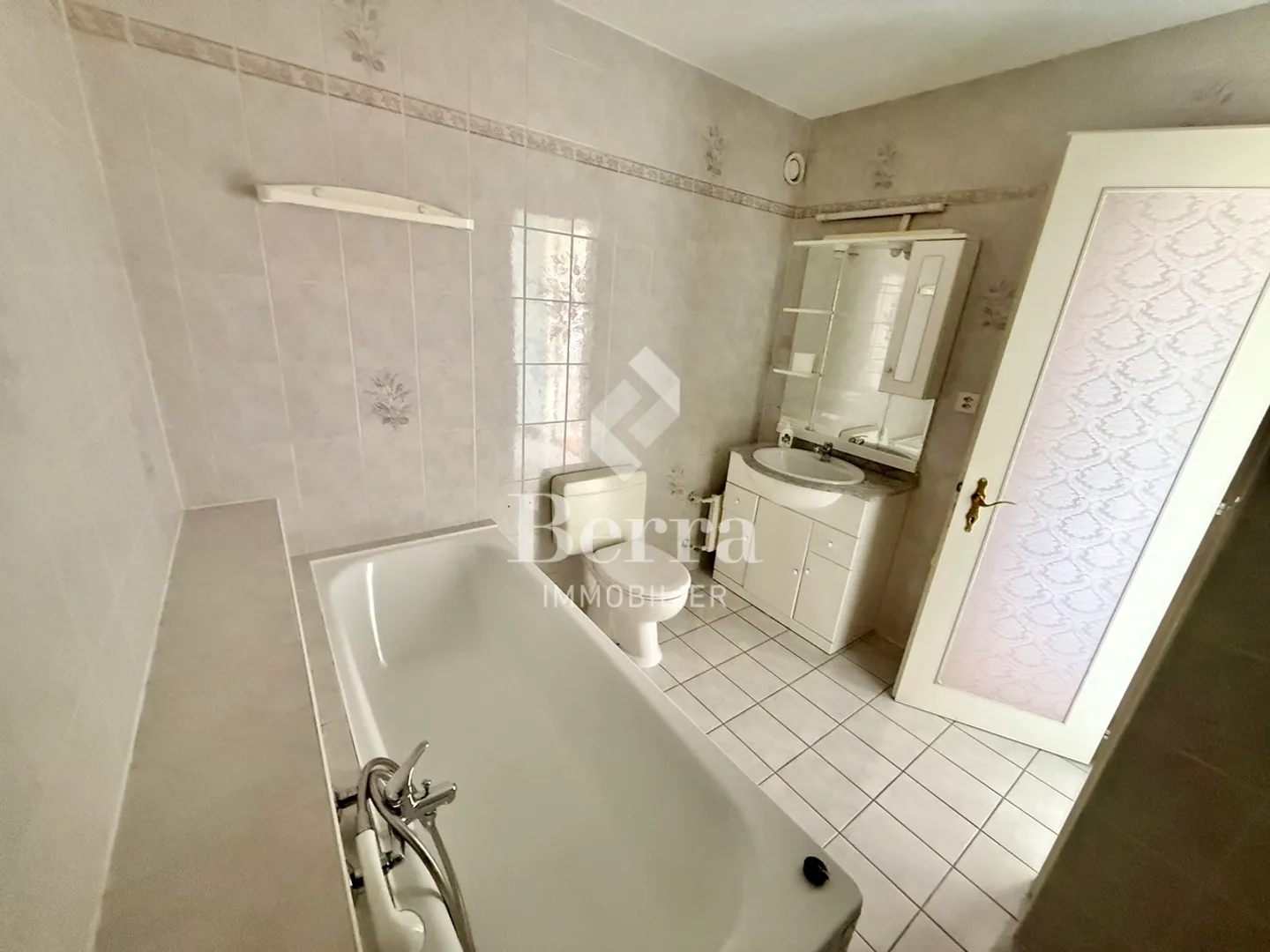 Charmantes Apartment mit Terrasse - Foto 10 von 13