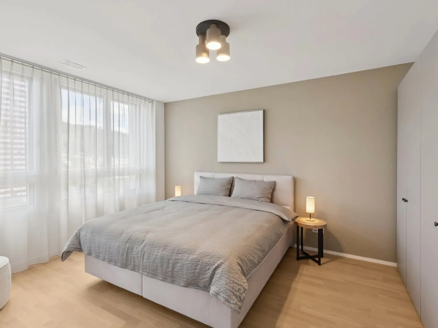 Stylish Madrid Style Apartment - Photo 11 of 13
