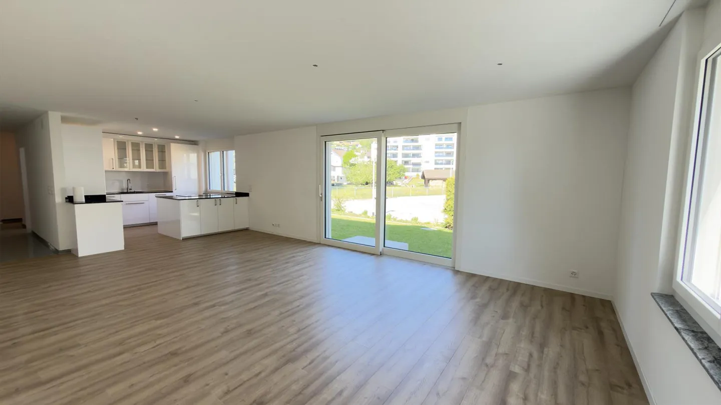 Luxurious Garden Apartment - Photo 17 of 24