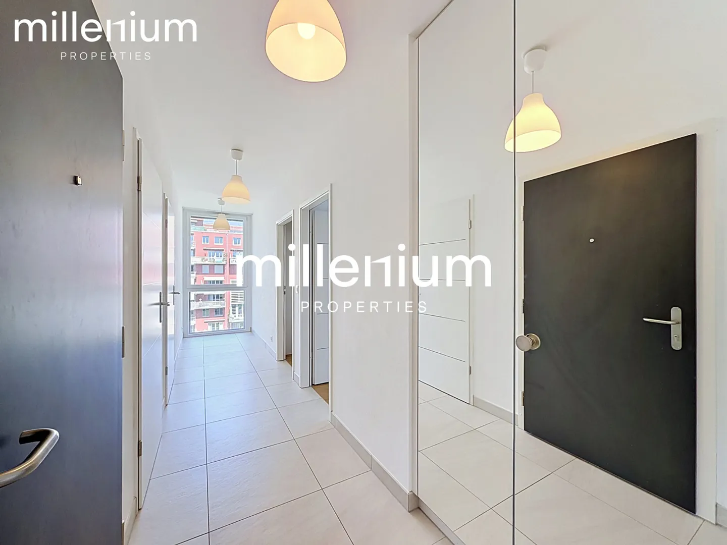 Spacious Apartment with Balcony - Photo 5 of 9