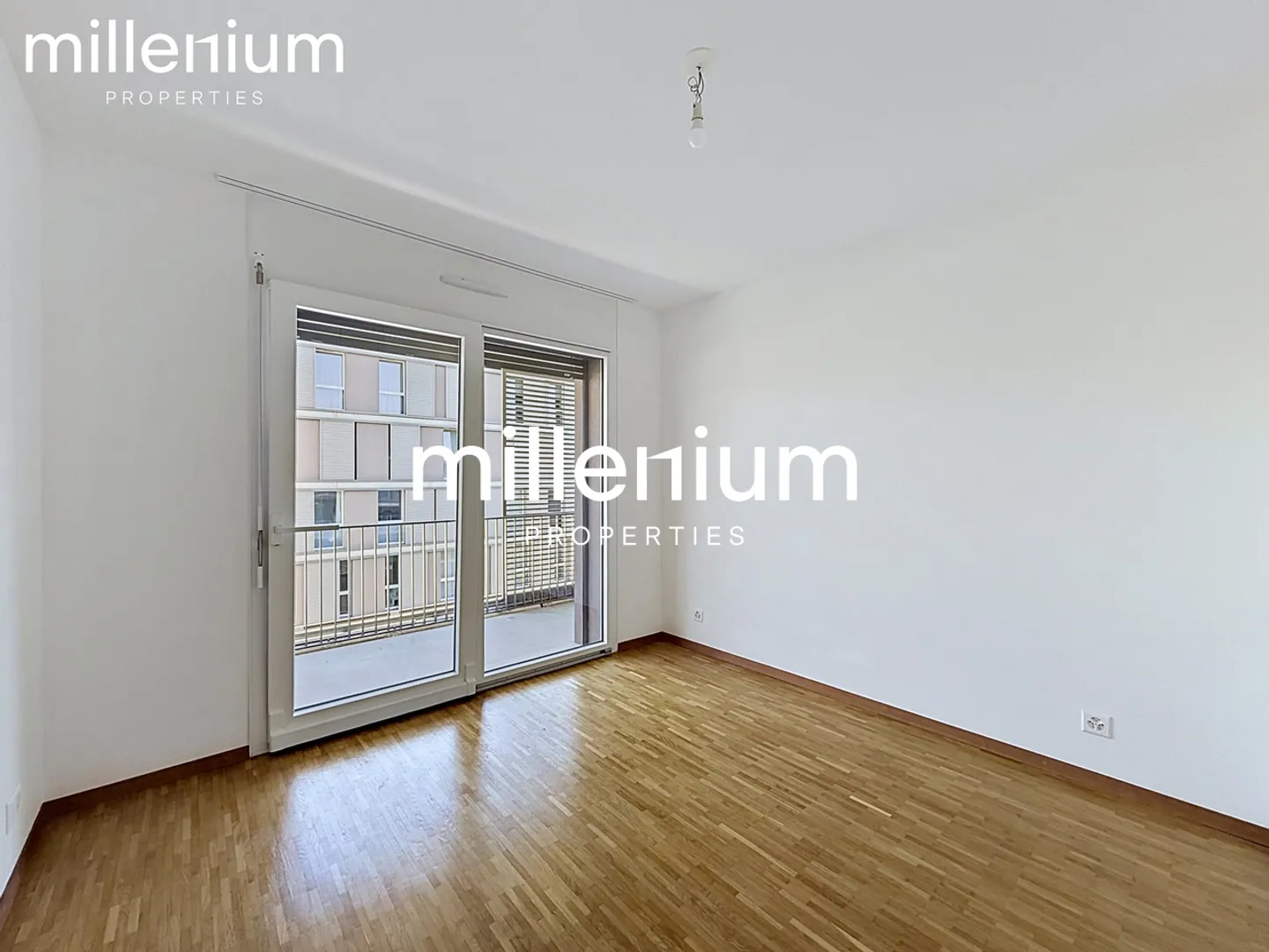 Spacious Apartment with Balcony - Photo 6 of 9