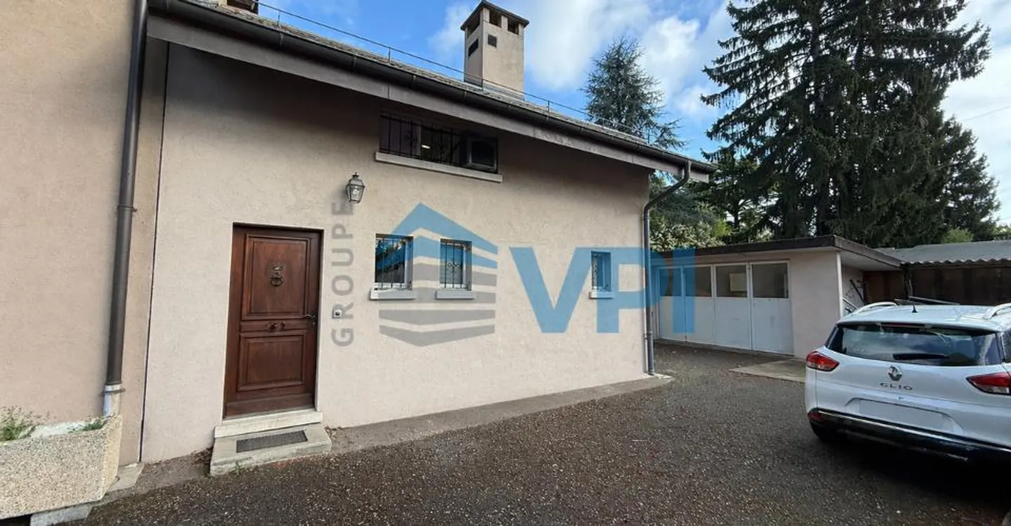 Spazio Ufficio Versatile con Magazzino - Foto 1 di 4