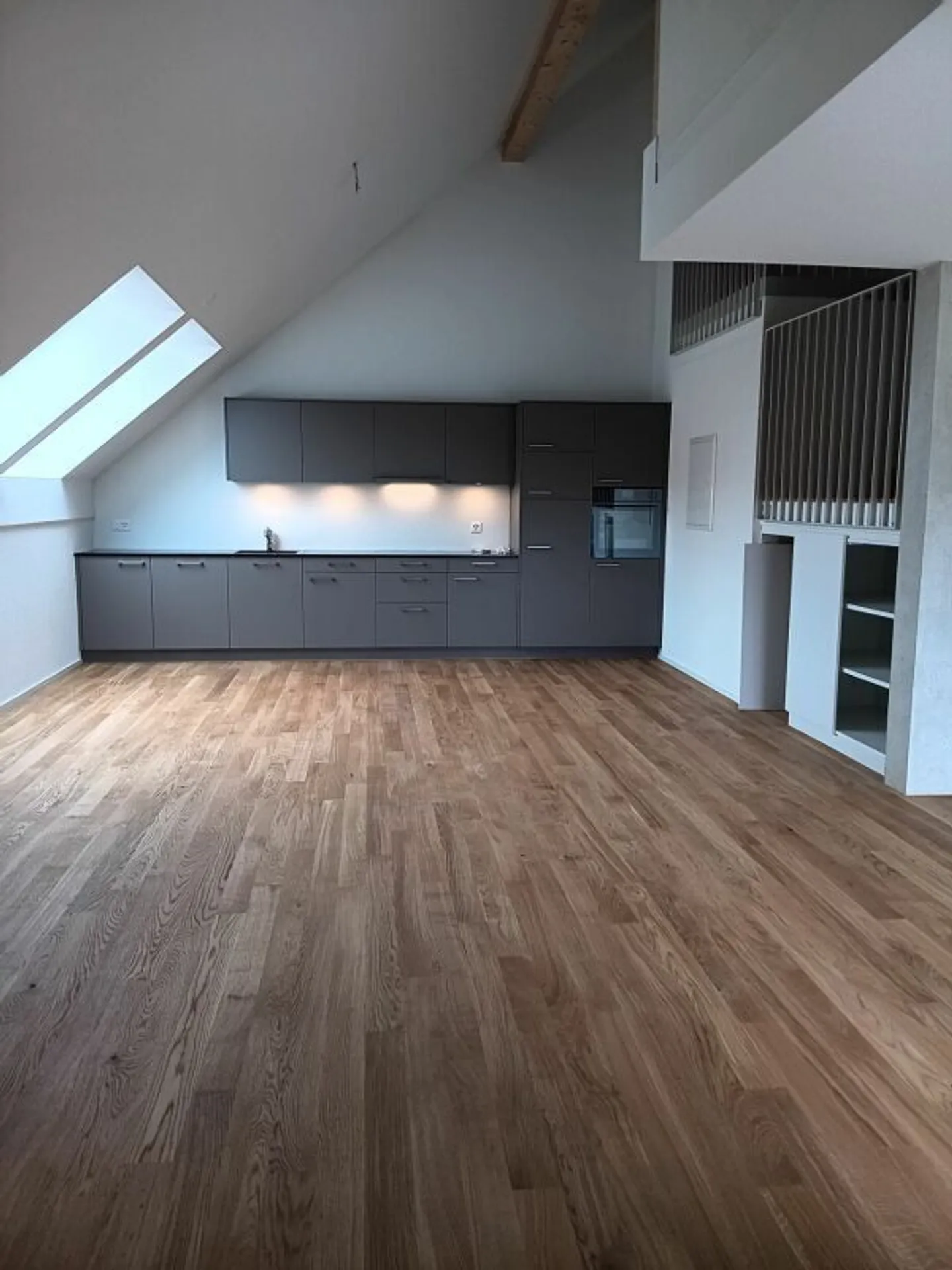 Dreamlike 5.5-room penthouse apartment with gallery in the new development "Hübsche Mätteli" in a quiet and central location - Photo 3 of 13