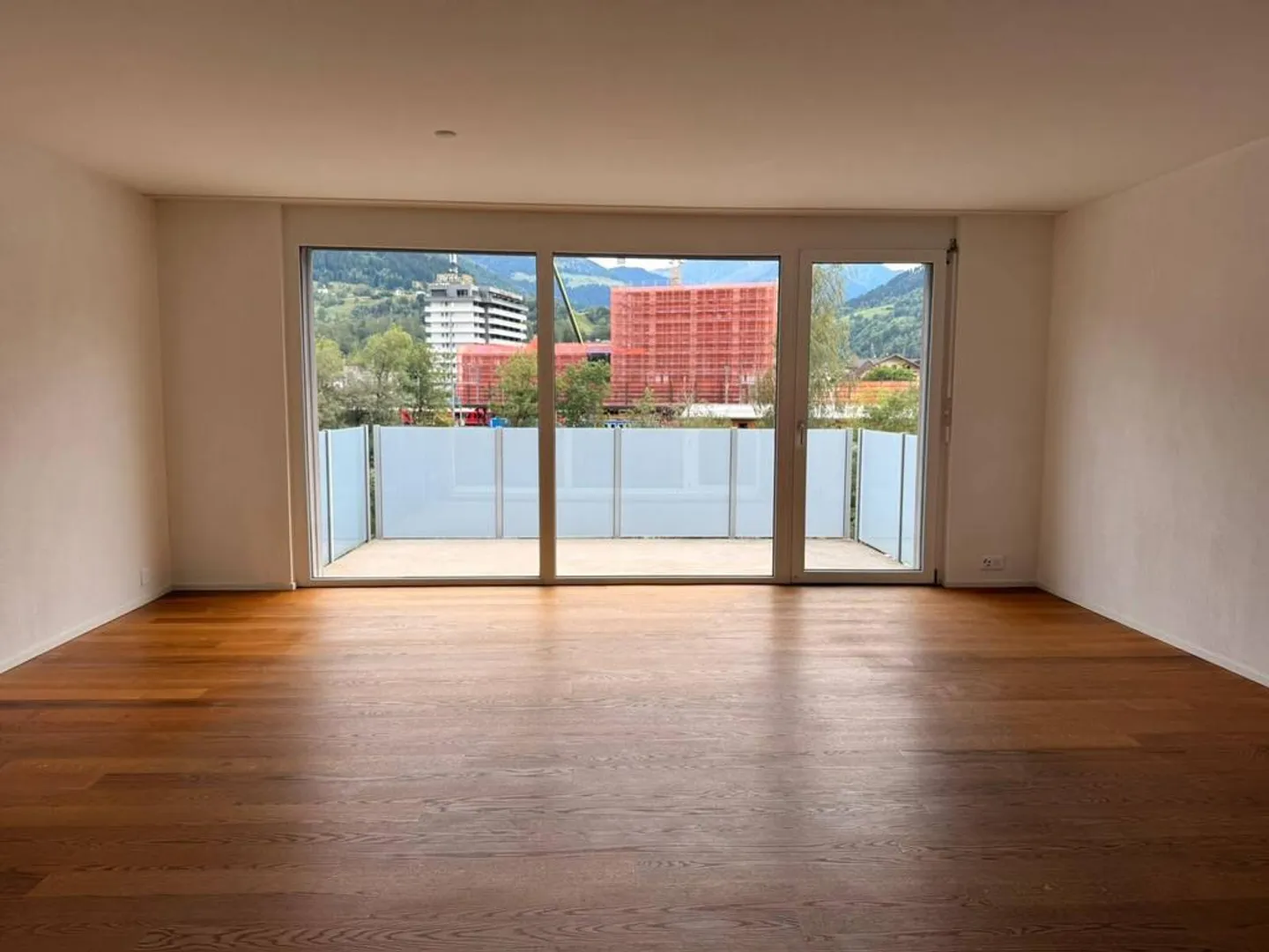 Charming and modern apartment for rent! - Photo 3 of 9