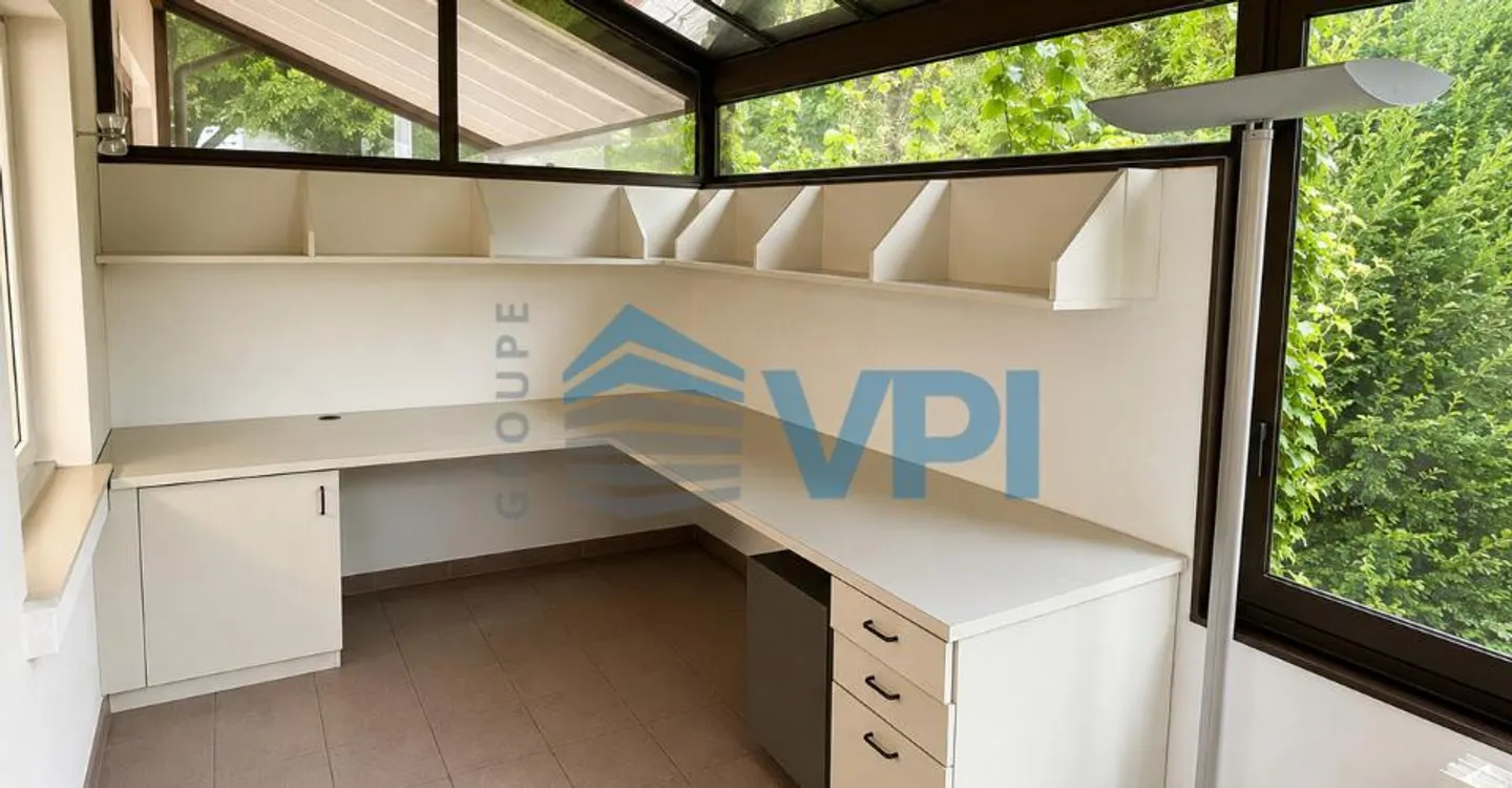 Spazio Ufficio Versatile con Magazzino - Foto 2 di 4