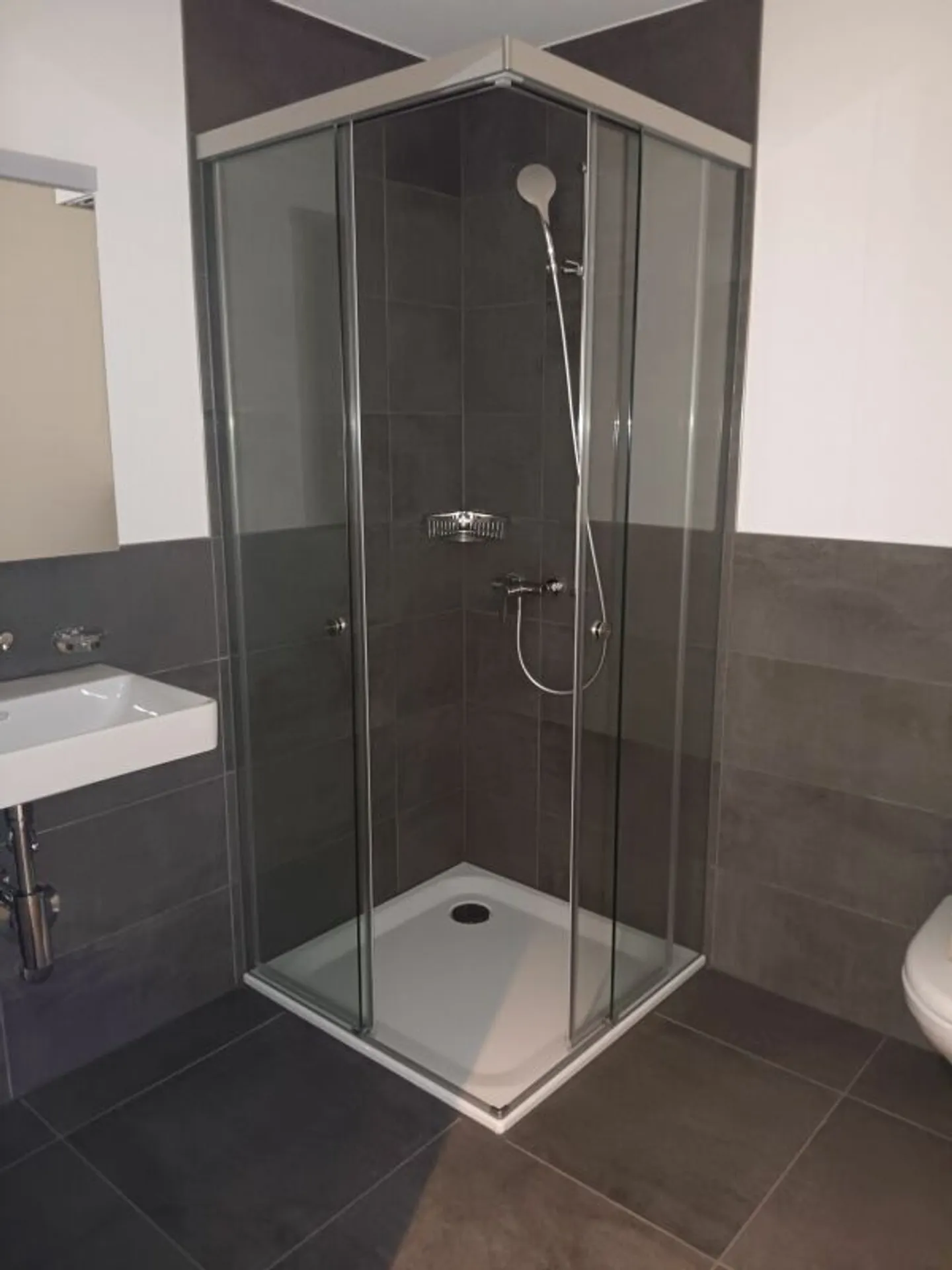 Dreamlike 5.5-room penthouse apartment with gallery in the new development "Hübsche Mätteli" in a quiet and central location - Photo 5 of 13