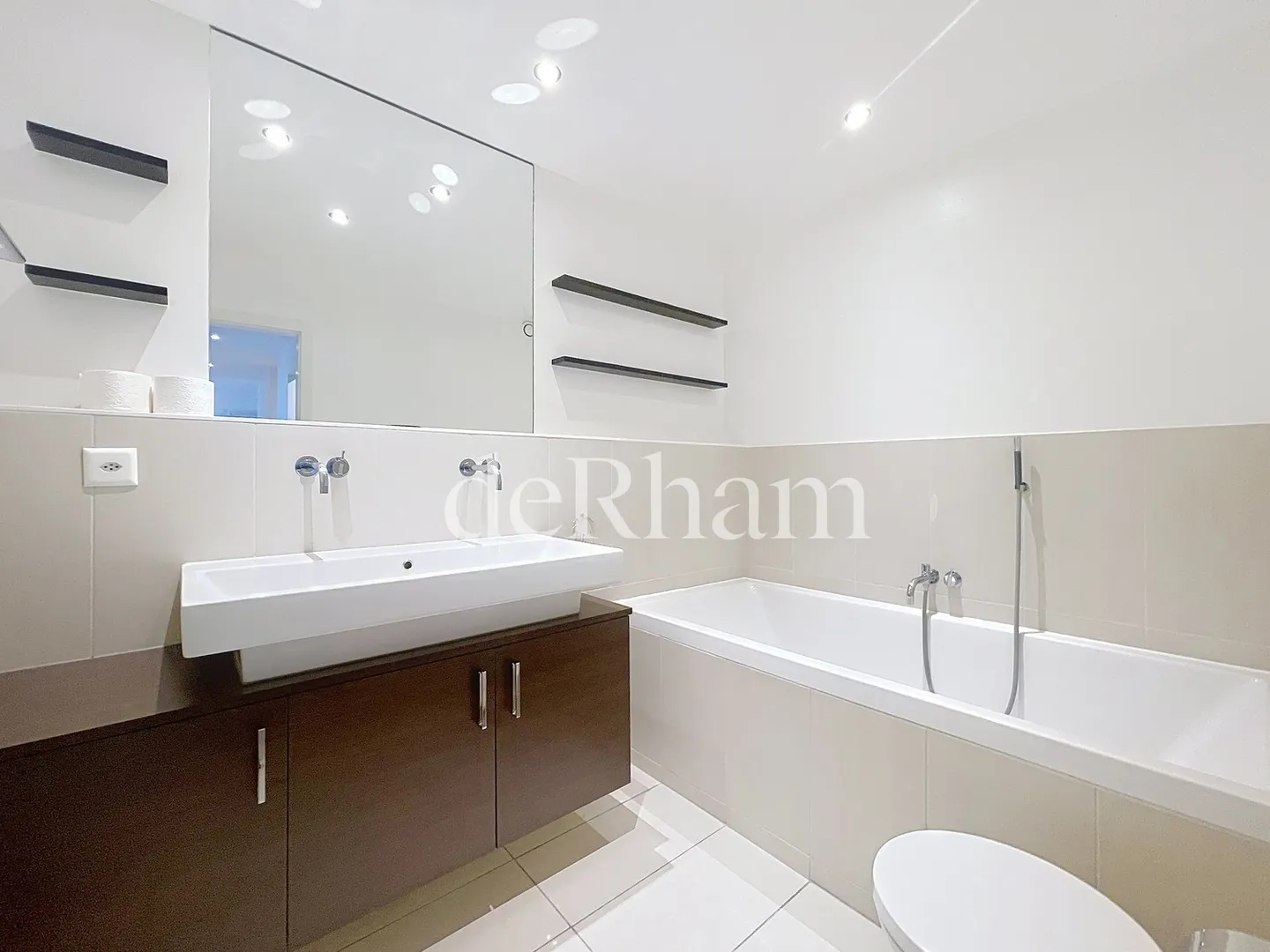 Stunning 4.5-room apartment with beautiful lake view! - Photo 6 of 13