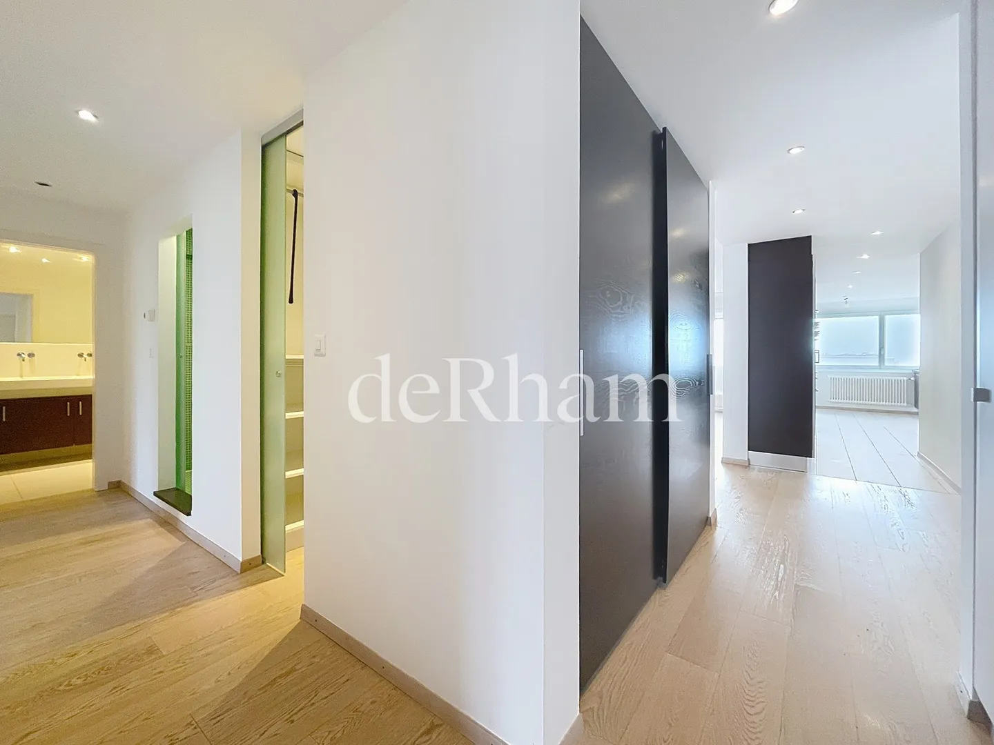 Stunning 4.5-room apartment with beautiful lake view! - Photo 10 of 13