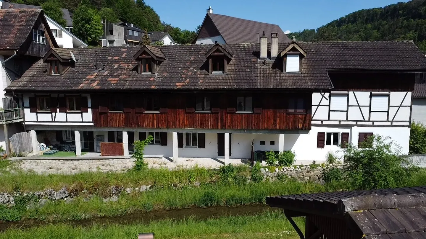 Edificio anglo-normanno ristrutturato - Foto 1 di 19