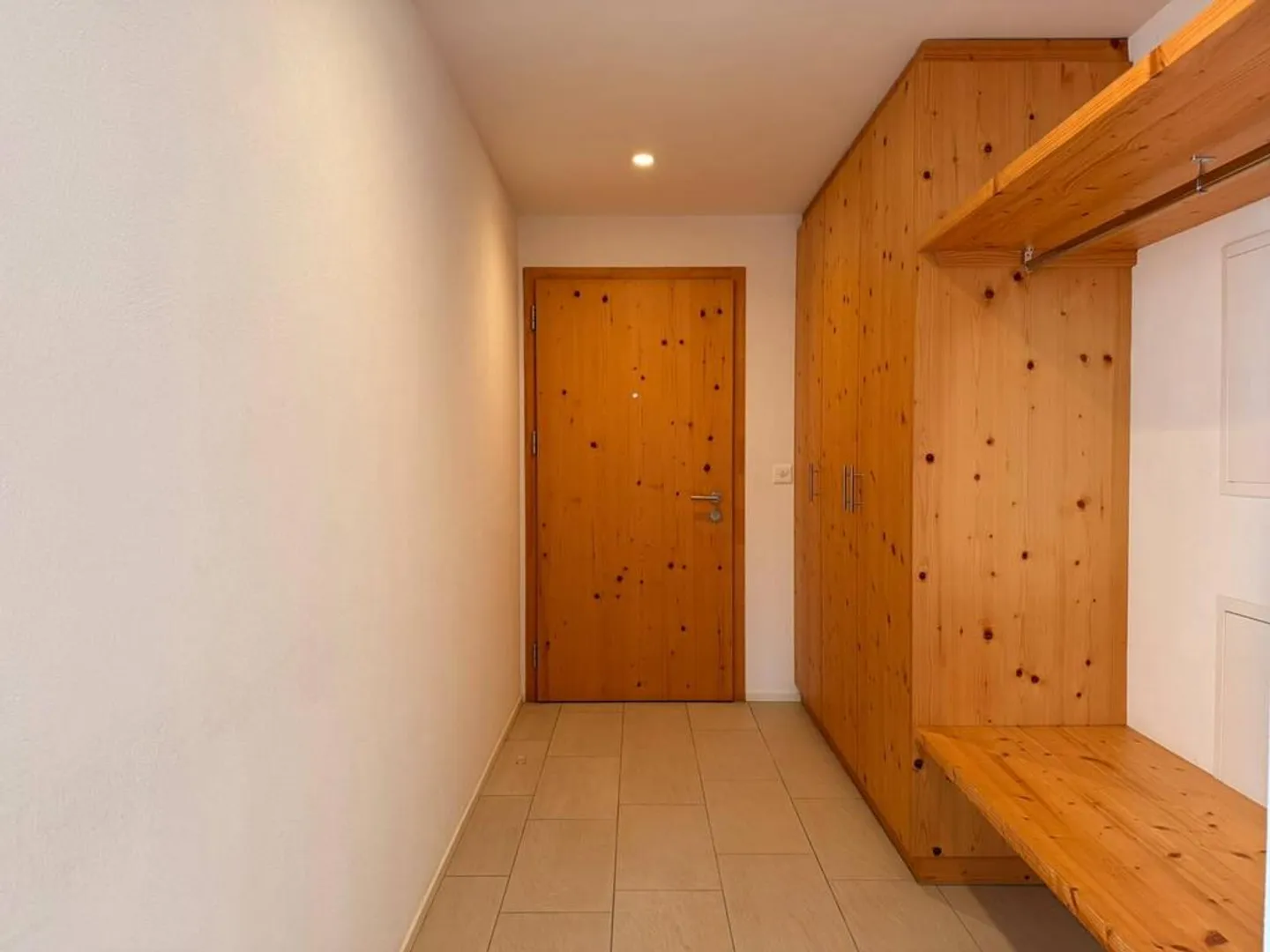 Charming and modern apartment for rent! - Photo 8 of 9