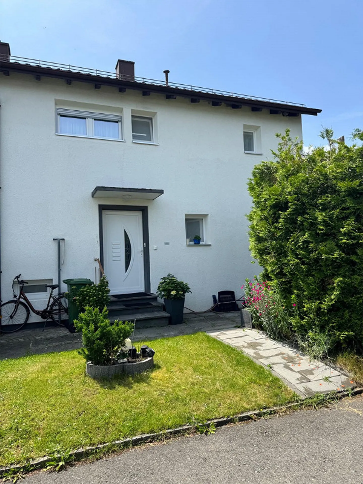 Einfamilienhaus - Foto 2 von 11