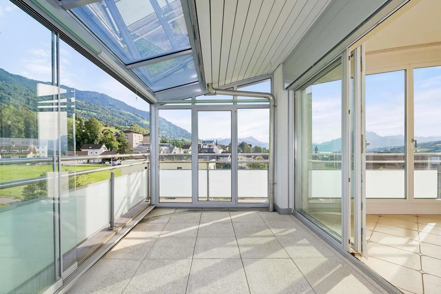 Exklusive Attikawohnung mit Aussicht - Foto 7 von 8