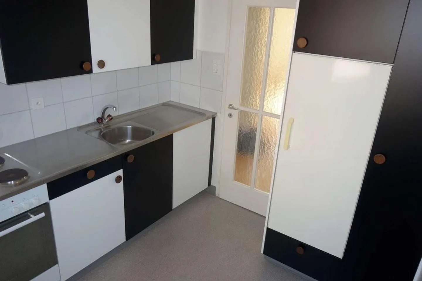 Bright apartment in the east of the city of St. Gallen - Photo 3 of 7