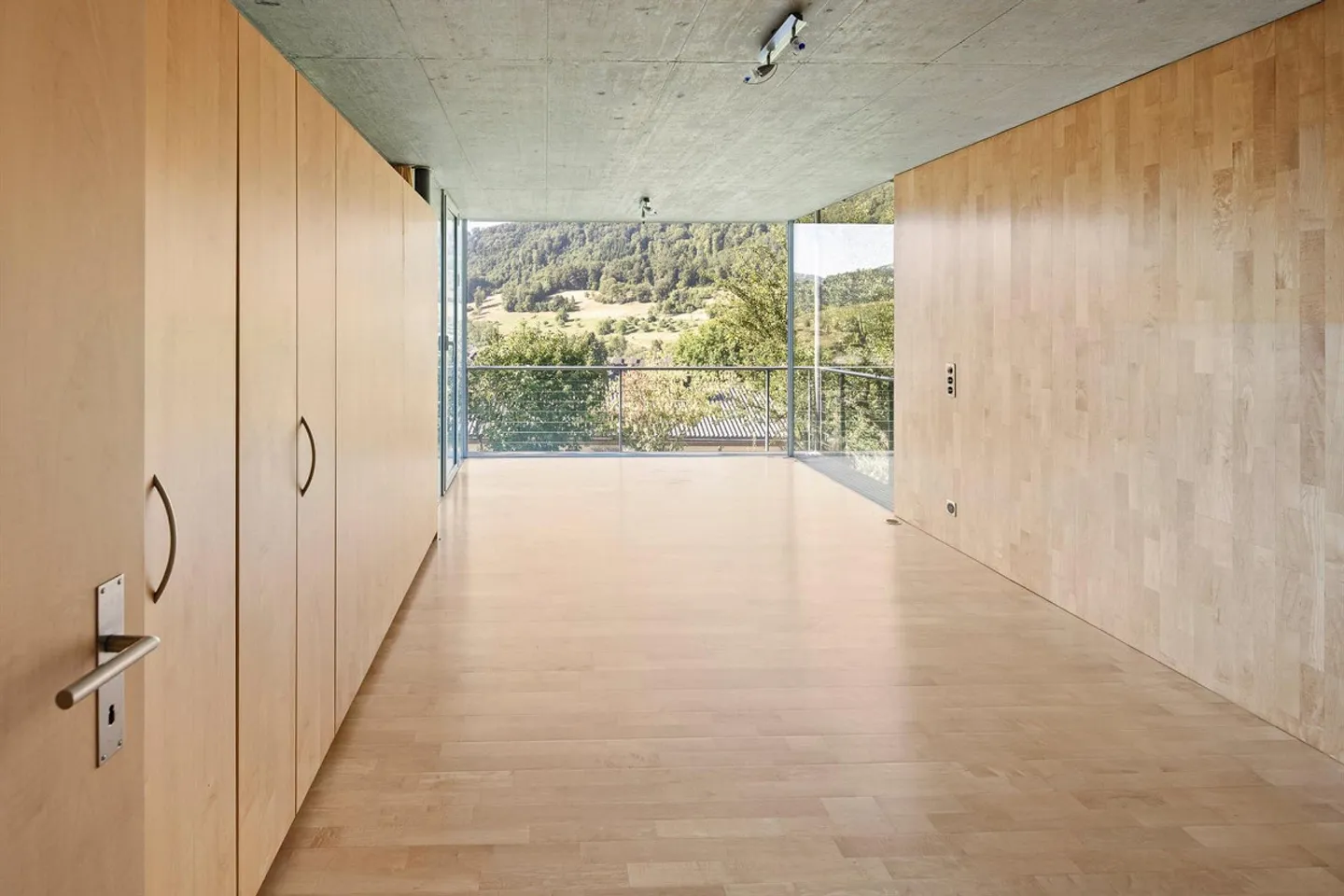 Oasi abitativa per famiglie con vista impressionante - Foto 9 di 13
