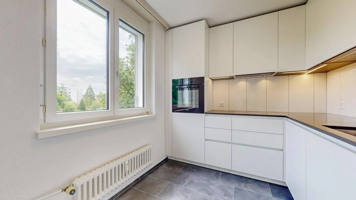 Newly renovated apartment - Photo 3 of 10