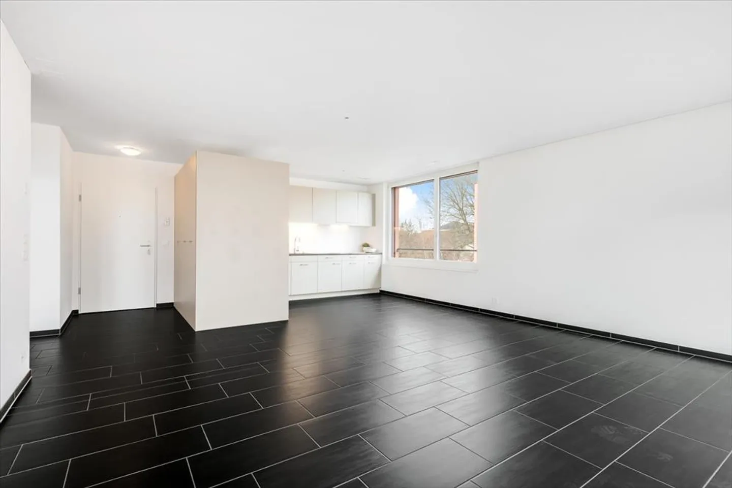 Appartement confortable avec grand espace de jardin - Photo 1 sur 5