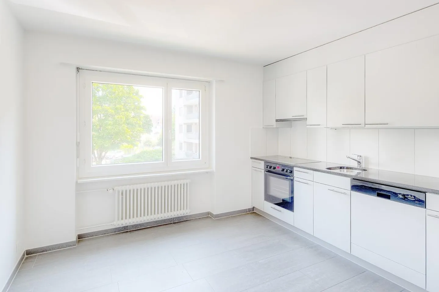 Living Near the Train Station and City - Photo 3 of 5