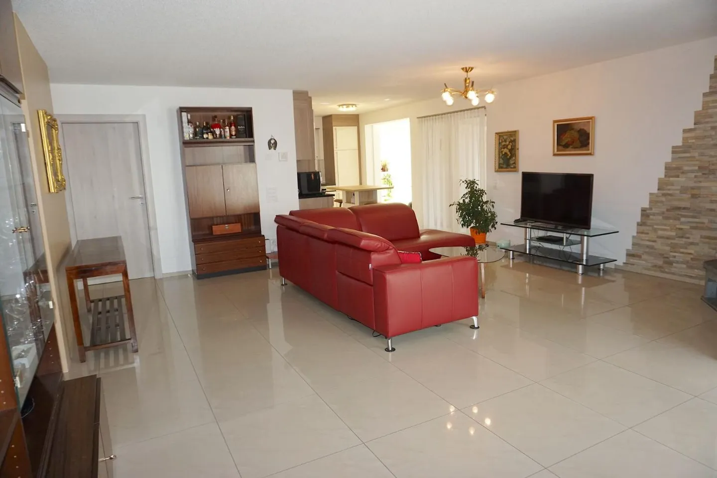 ARI-262 - Magnificent garden-level apartment with 5.5 rooms in a high-end house with 2 units - Photo 4 of 13
