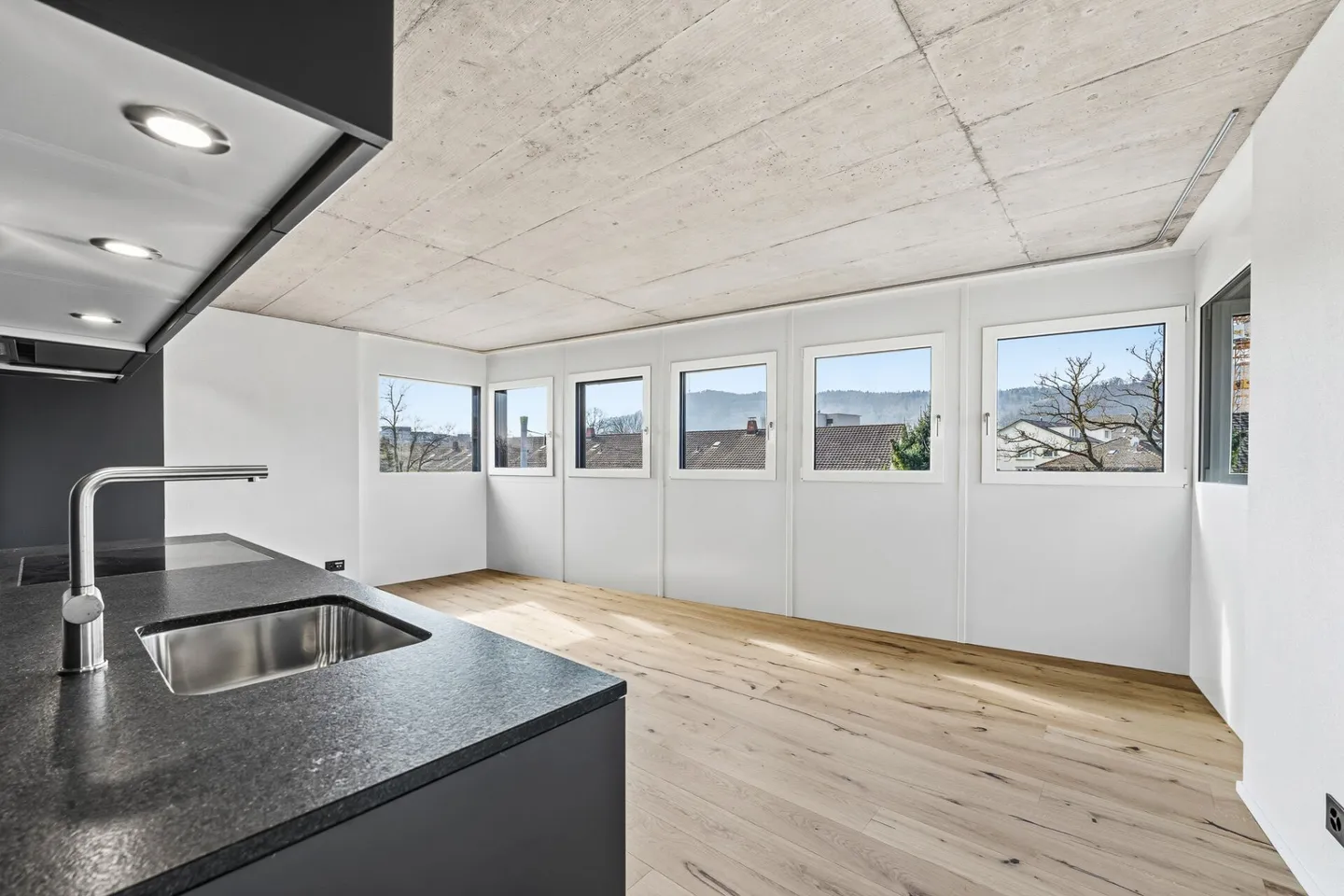 Ultimo appartamento nuovo di 3,5 locali disponibile in una zona residenziale tranquilla - Foto 1 di 13