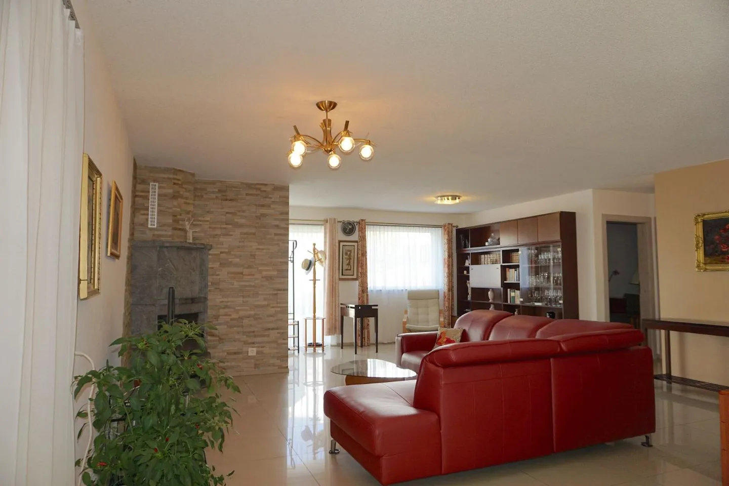 ARI-262 - Magnificent garden-level apartment with 5.5 rooms in a high-end house with 2 units - Photo 6 of 13