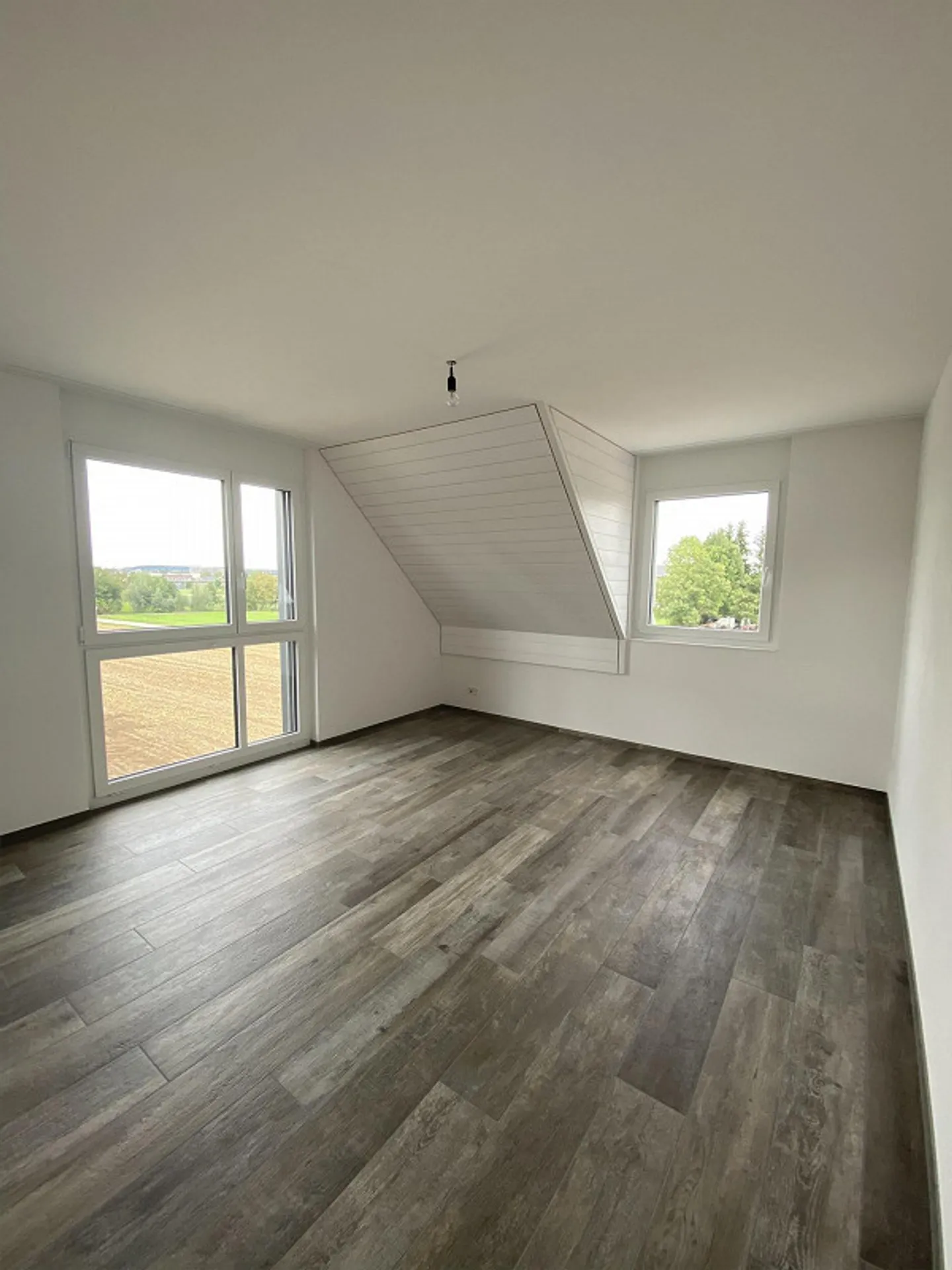 Moderne und grosse 4.5-Zimmer-Neubauwohnung mit ca. 200 m² Wohnfläc... - Foto 4 von 13