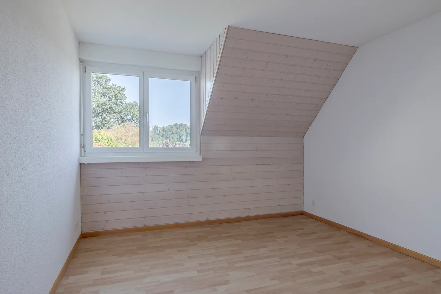 Charming Maisonette Apartment - Laupen - Photo 6 of 10