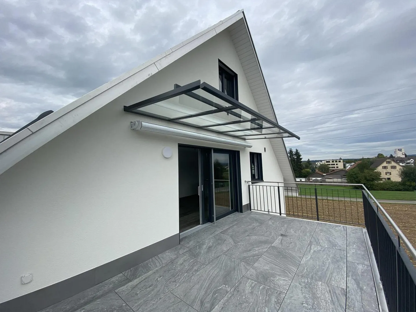 Moderne und grosse 4.5-Zimmer-Neubauwohnung mit ca. 200 m² Wohnfläc... - Foto 11 von 13