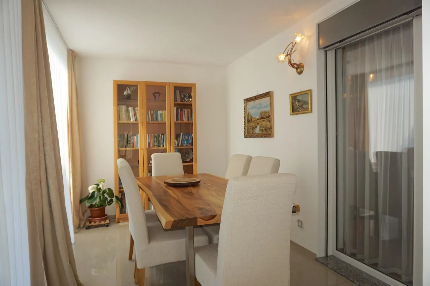 ARI-262 - Magnificent garden-level apartment with 5.5 rooms in a high-end house with 2 units - Photo 10 of 13