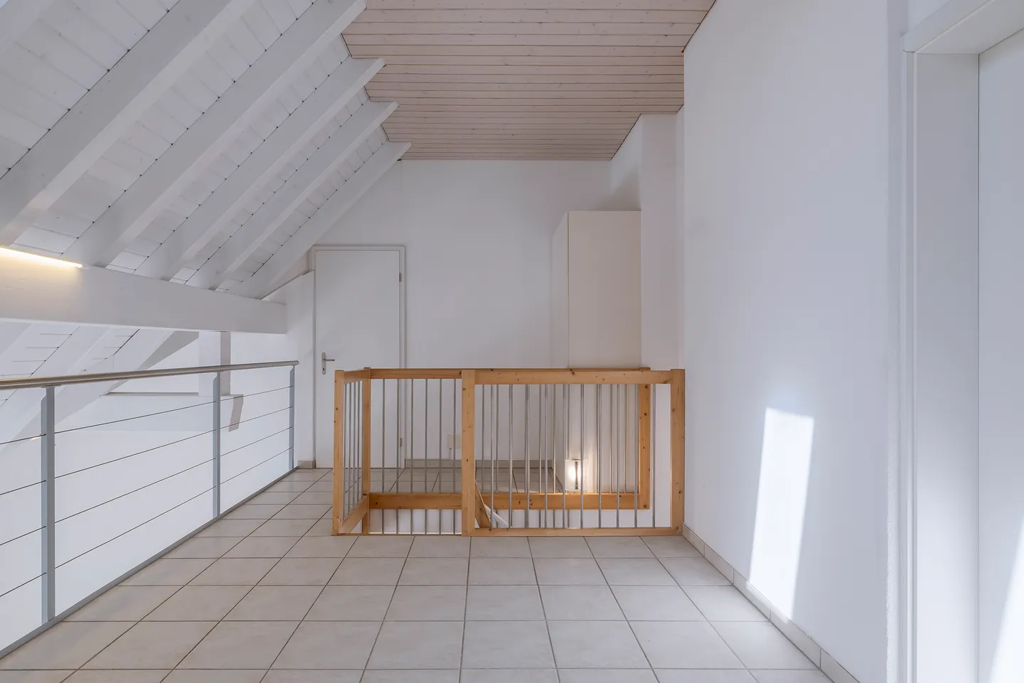 Charming Maisonette Apartment - Laupen - Photo 8 of 10