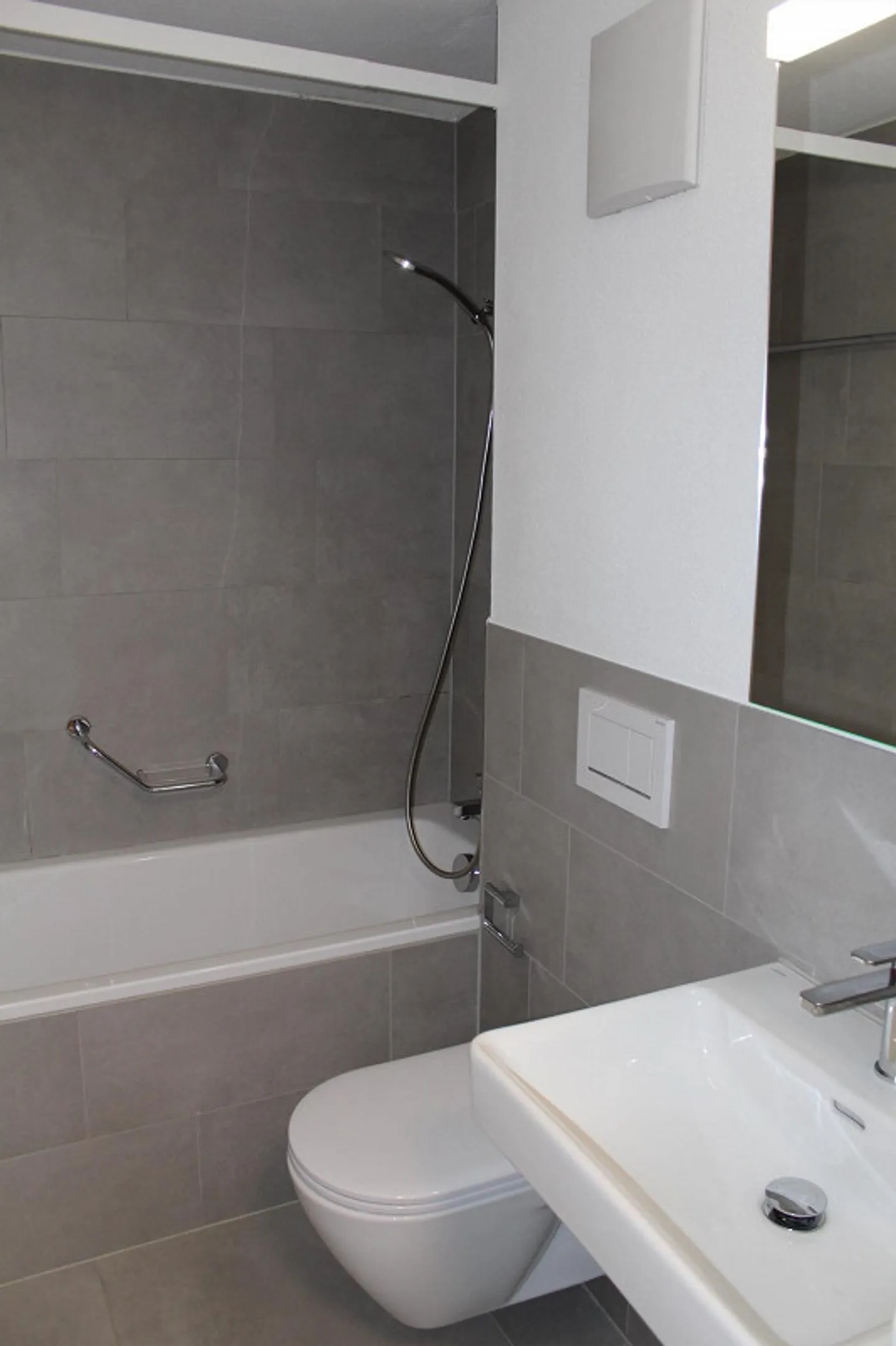 Spacious 3.5-room apartment in a quiet location in Glarus - Photo 6 of 7