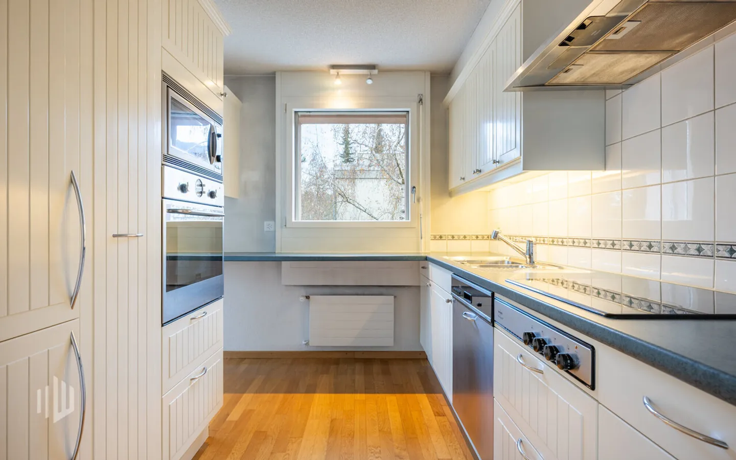 ImmoWyss - Vivere con Stile e Comfort Vicino alla Stazione di Seefeld Thun - Foto 4 di 5