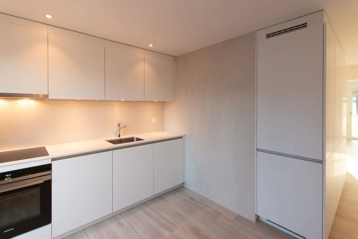 Modern Apartment with Balconies - Photo 2 of 10
