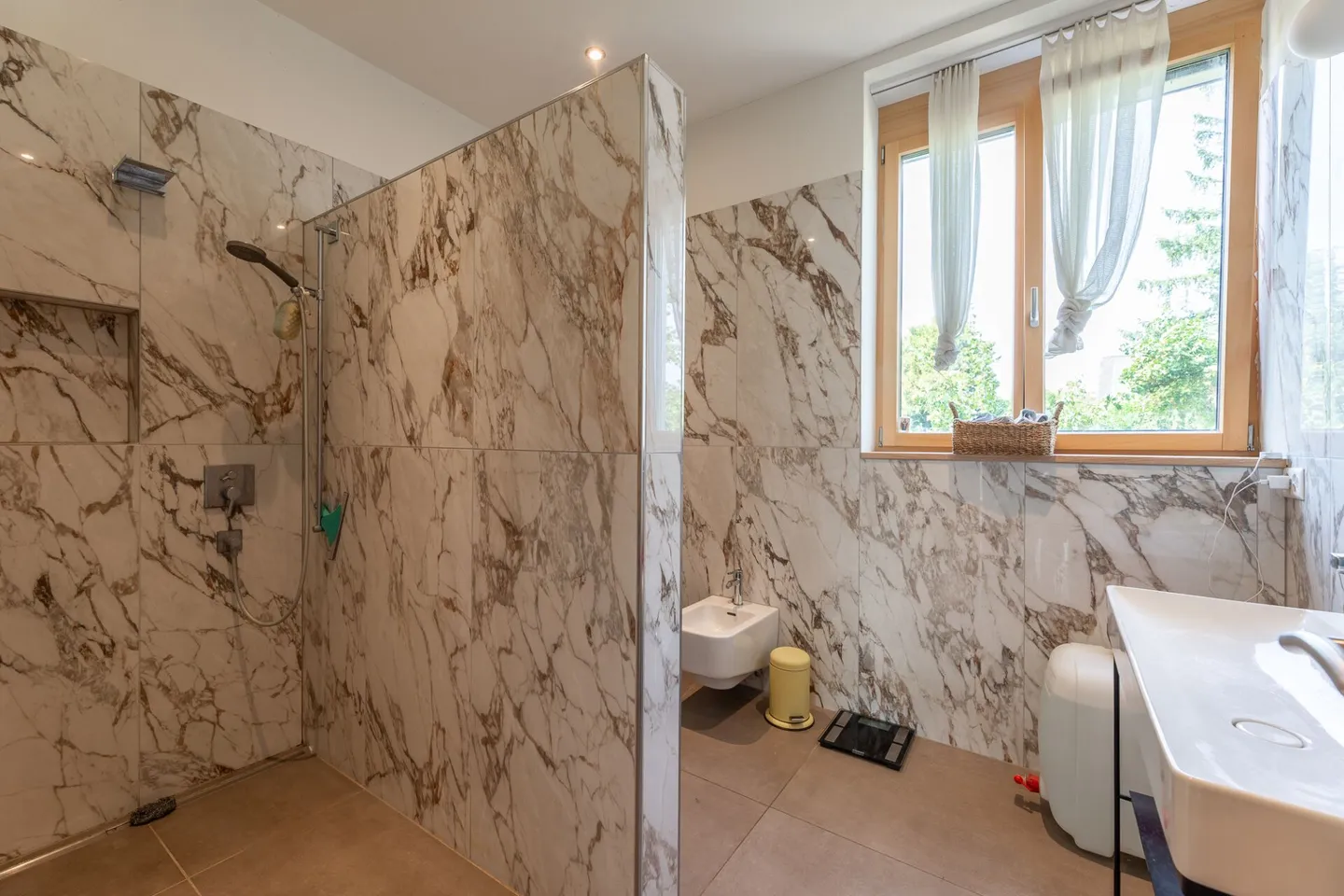 Maison Centrale - Maison individuelle de 8,5 pièces au cœur de Bremgarten - Photo 8 sur 12