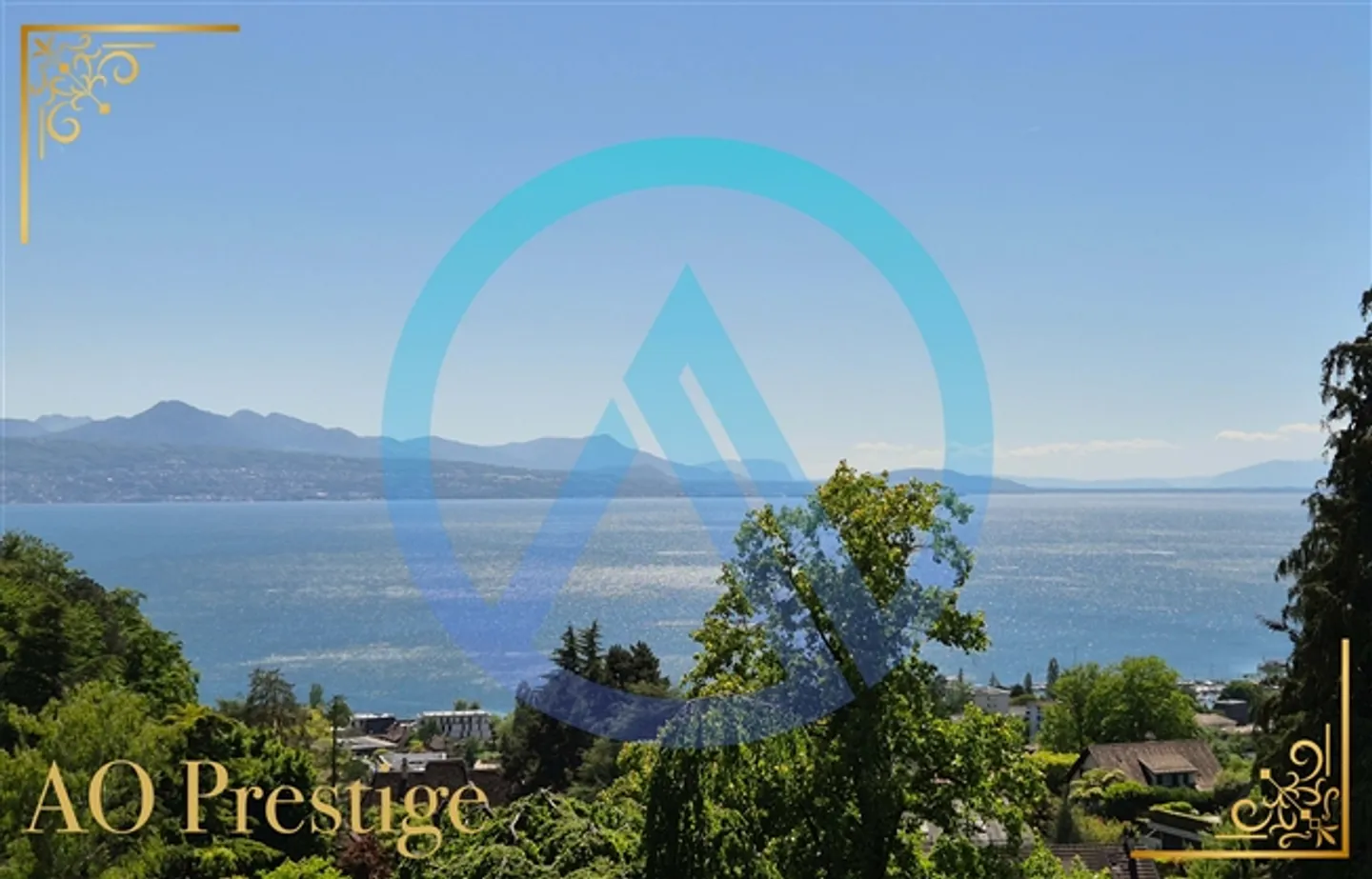 Villa designed by architects with panoramic views of the lake and mountains in Lavaux - Photo 1 of 3