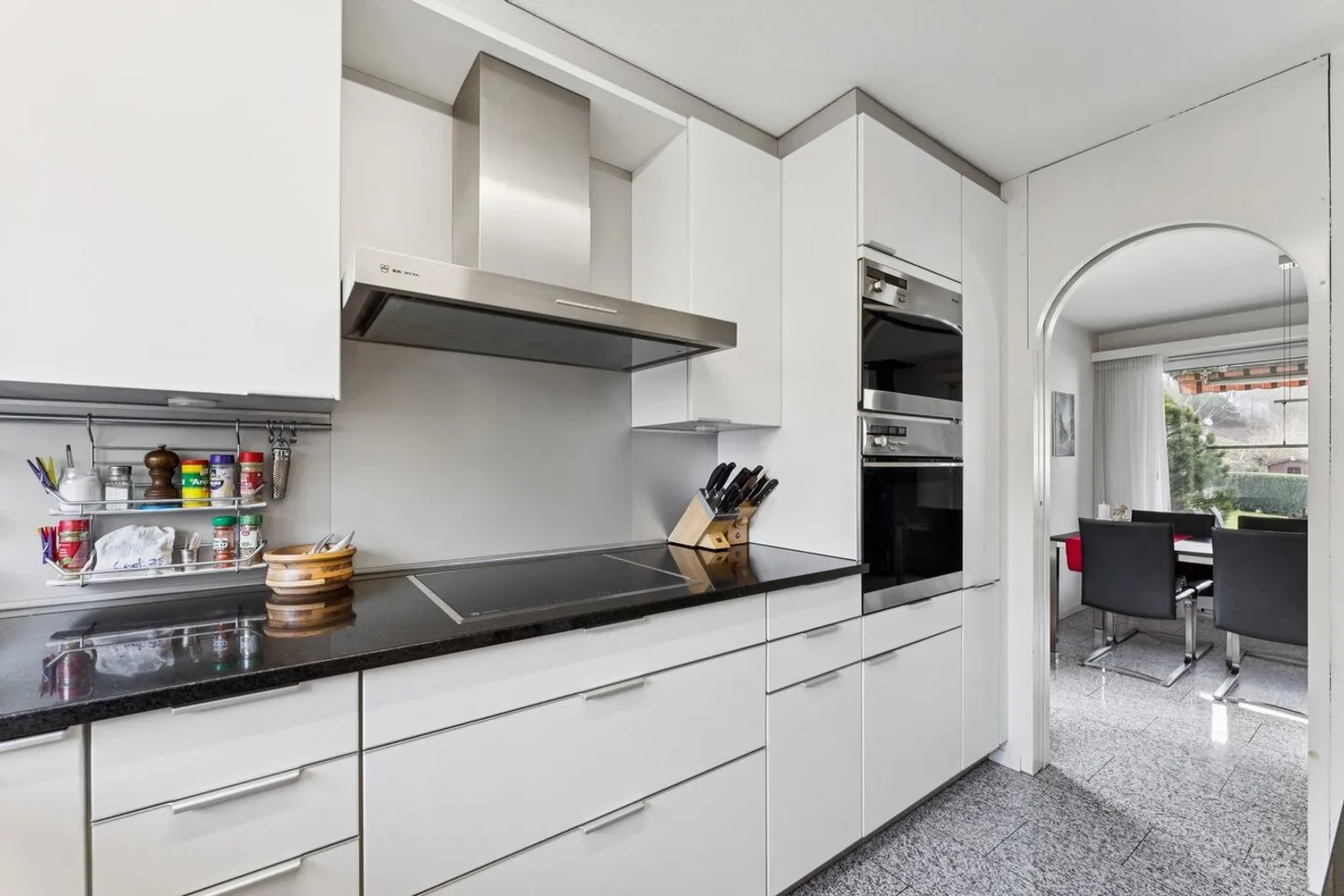 Maison avec cœur : soigneusement entretenue et idéalement située - Photo 4 sur 12