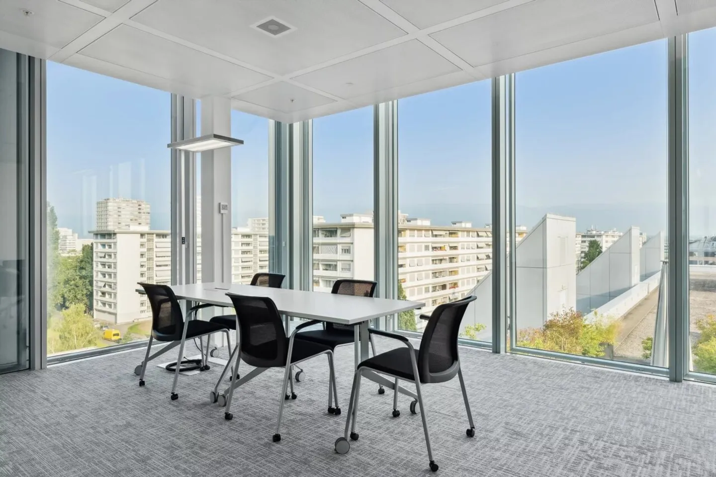 Belles surfaces lumineuses au Petit-Lancy - Photo 8 sur 11