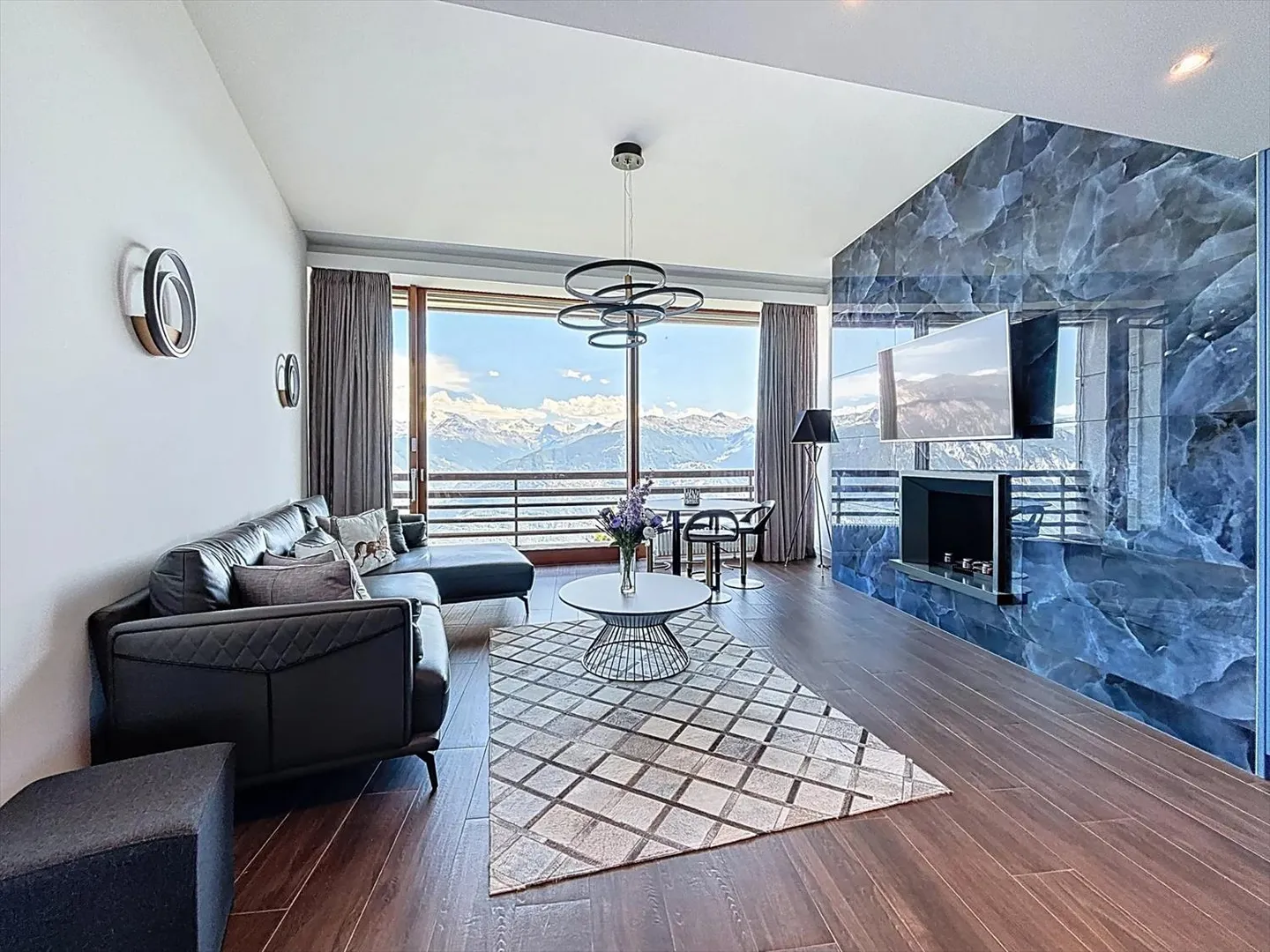 Zwei prächtige Apartments mit Panoramablick auf die Alpen - Foto 4 von 13