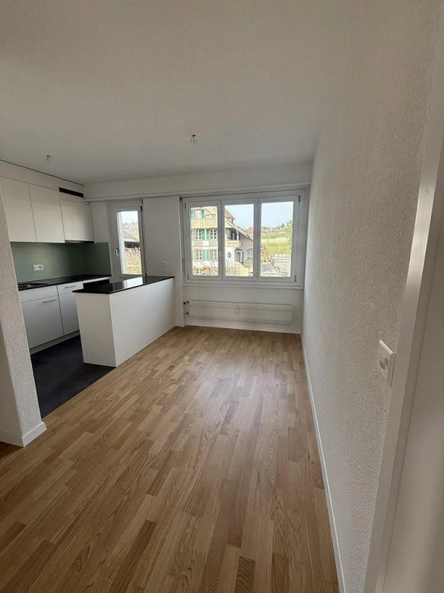 Appartement lumineux 2.5 pièces - Photo 3 sur 8