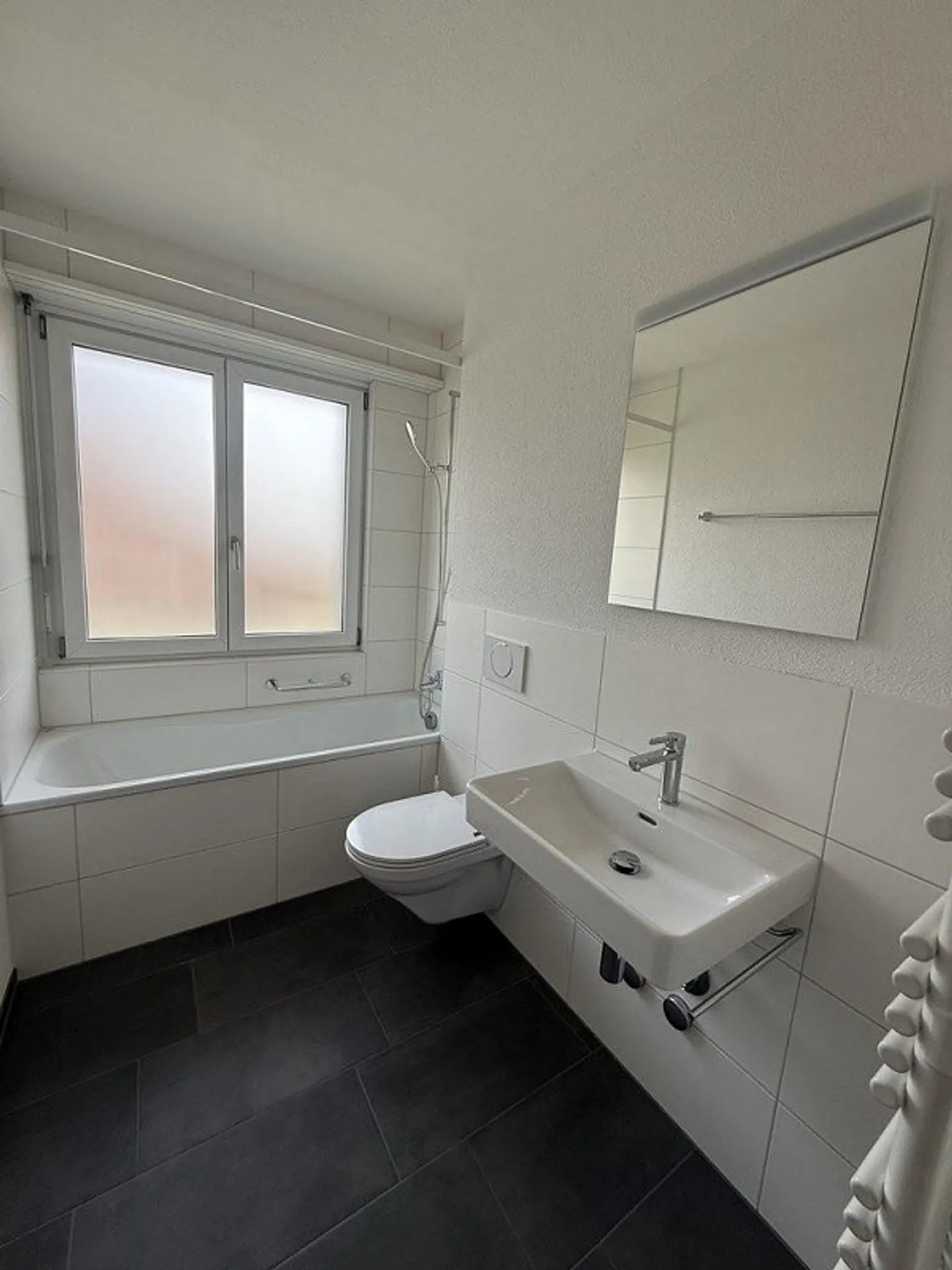 Appartement lumineux 2.5 pièces - Photo 4 sur 8