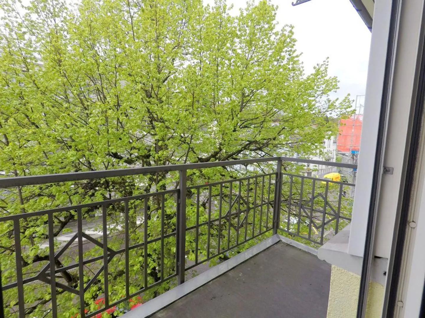 2-room apartment with sunny balcony - Photo 2 of 9