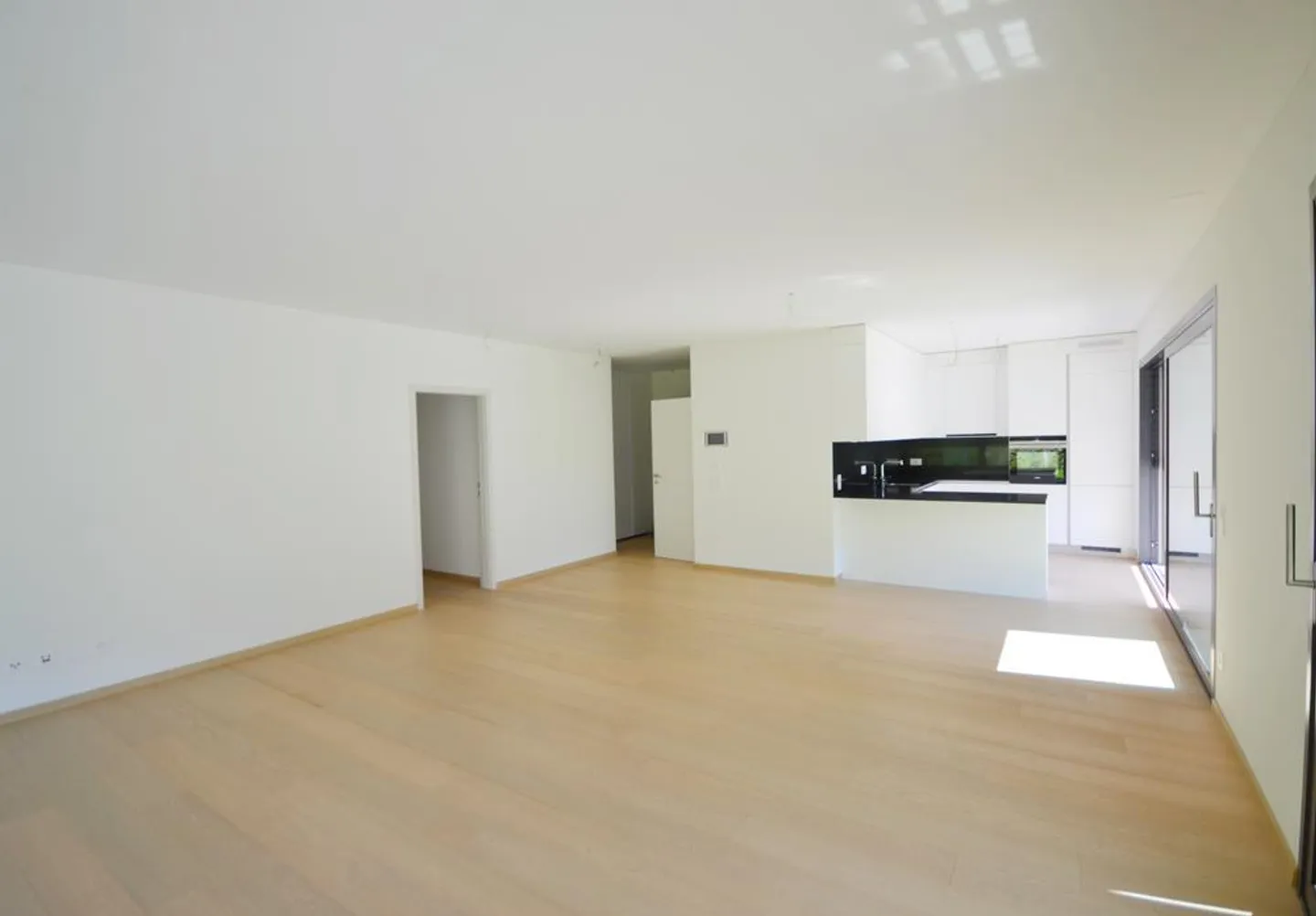 Montagnola Arasio, modern 4.5 rooms with private garden - Photo 5 of 29